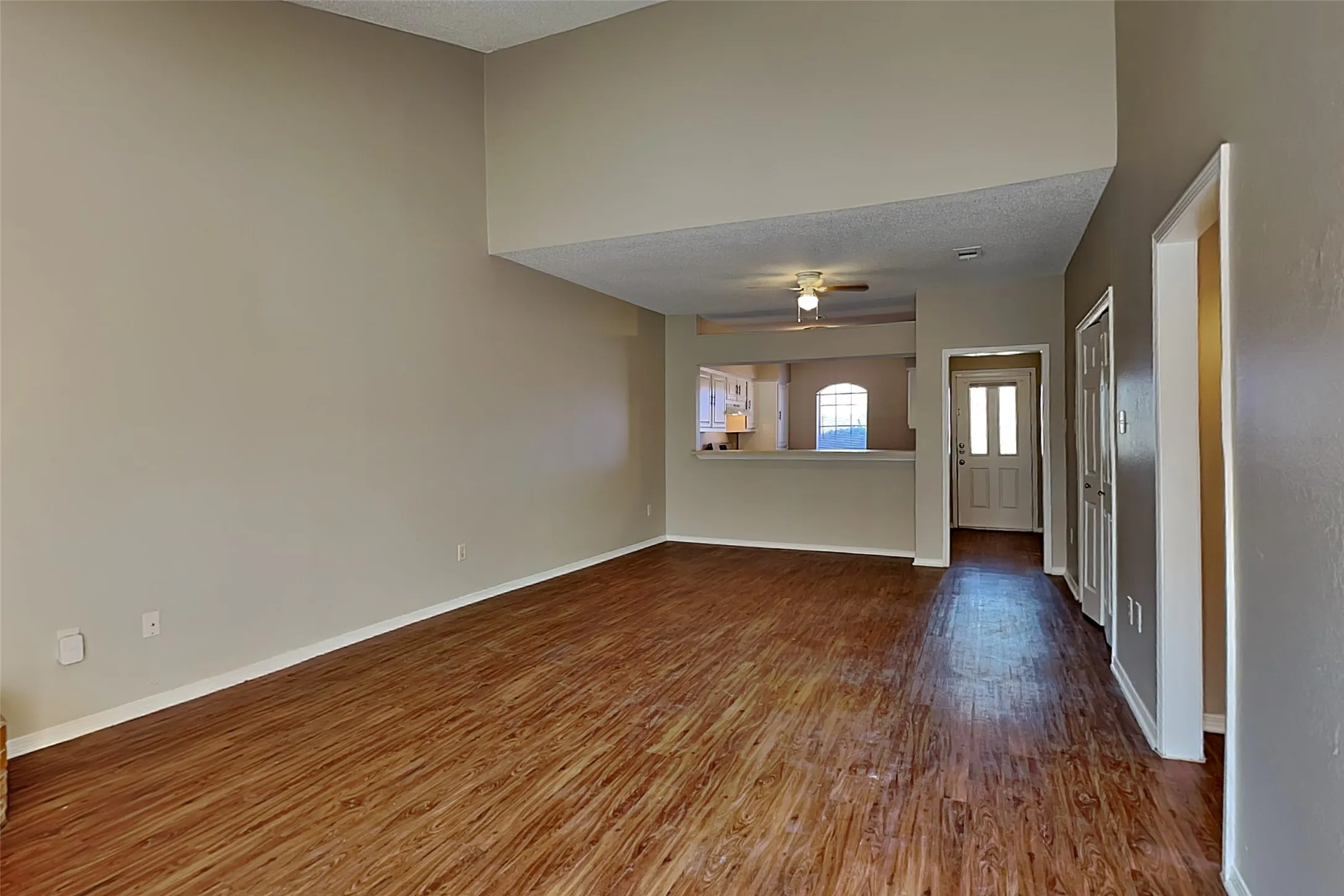 Single Family Residence For Rent in Dallas County , 6206 Alissa Drive, Rowlett, Texas 75089, 2 Bedroom, 2 Bathroom, 2 Garage spaces, 1,150 Sqft, built in 1984, mls#21403959, Real Estate Agent in Rowlett, Homes For Rent in Dallas county, Homes For Rent in Rowlett, Realtor in Rowlett Texas, Real Estate Brokerage Independent Realty Texas, Luminita Cordes Realtor