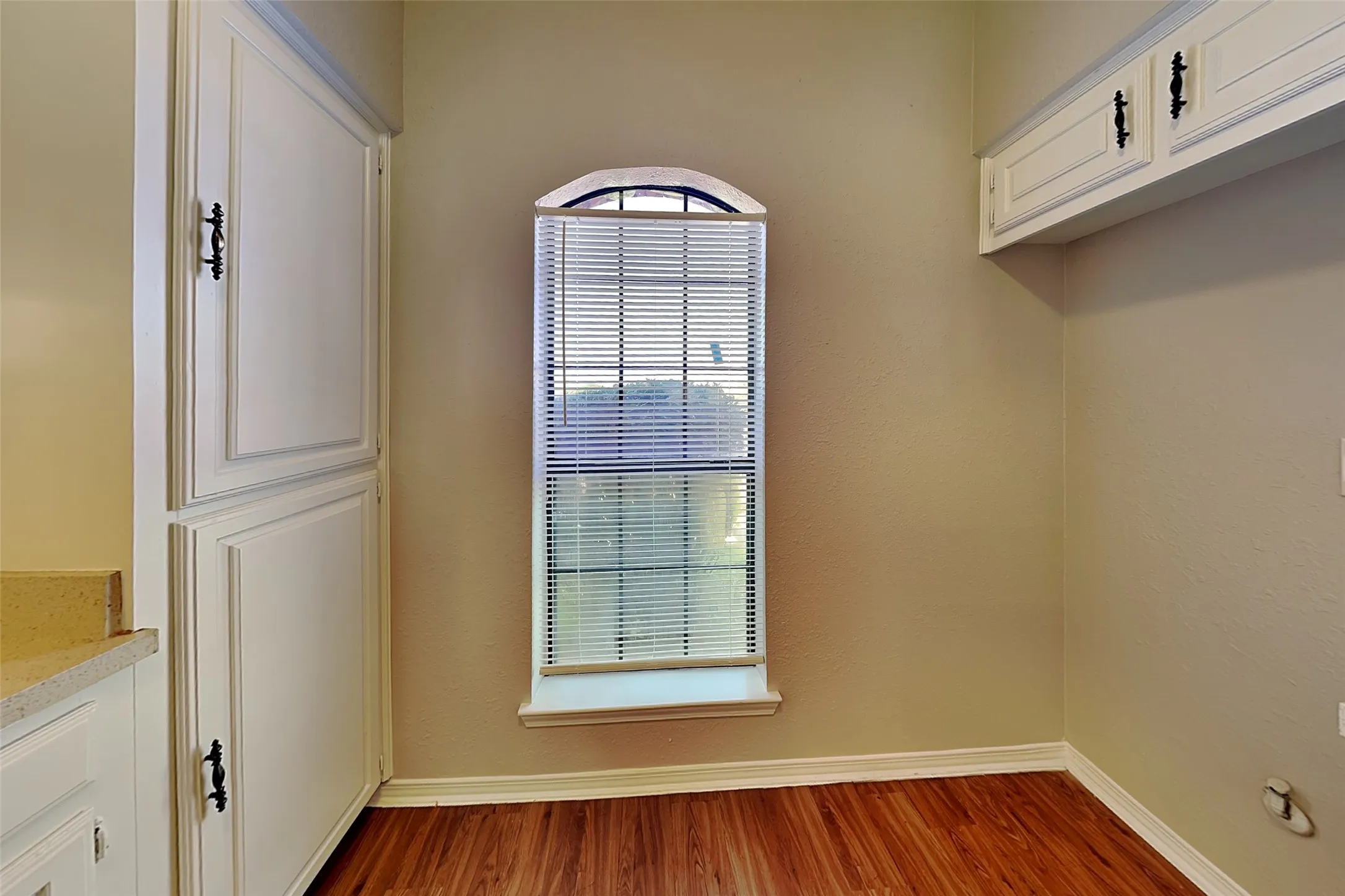 Single Family Residence For Rent in Dallas County , 6206 Alissa Drive, Rowlett, Texas 75089, 2 Bedroom, 2 Bathroom, 2 Garage spaces, 1,150 Sqft, built in 1984, mls#21403959, Real Estate Agent in Rowlett, Homes For Rent in Dallas county, Homes For Rent in Rowlett, Realtor in Rowlett Texas, Real Estate Brokerage Independent Realty Texas, Luminita Cordes Realtor