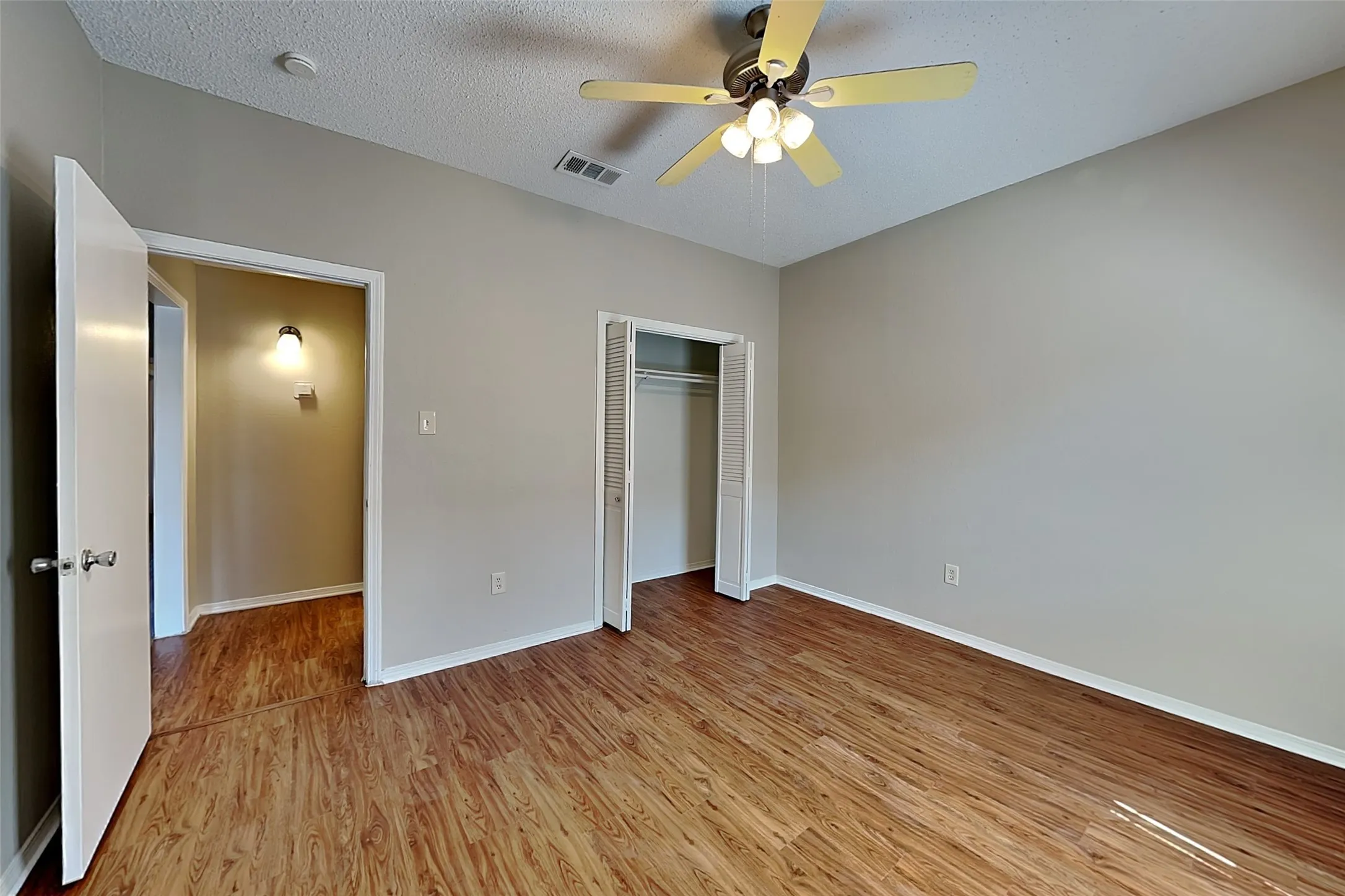Single Family Residence For Rent in Dallas County , 6206 Alissa Drive, Rowlett, Texas 75089, 2 Bedroom, 2 Bathroom, 2 Garage spaces, 1,150 Sqft, built in 1984, mls#21403959, Real Estate Agent in Rowlett, Homes For Rent in Dallas county, Homes For Rent in Rowlett, Realtor in Rowlett Texas, Real Estate Brokerage Independent Realty Texas, Luminita Cordes Realtor