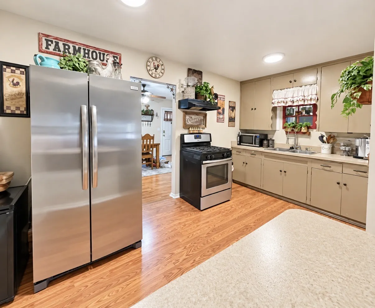 Single Family Residence For Sale in Tarrant County , 7405 Ewing Avenue, Fort Worth, Texas 76116, 3 Bedroom, 1 Bathroom, Garage spaces, 1,400 Sqft, built in 1948, mls#21404479, Real Estate Agent in Fort Worth, Homes For Sale in Tarrant county, Homes For Sale in Fort Worth, Realtor in Fort Worth Texas, Real Estate Brokerage Independent Realty Texas, Luminita Cordes Realtor