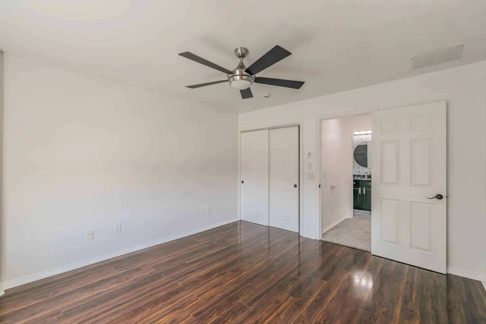 Single Family Residence For Sale in Denton County , 8701 Freeport Drive, Denton, Texas 76207, 3 Bedroom, 3 Bathroom, 2 Garage spaces, 3,236 Sqft, built in 2007, mls#21404471, Real Estate Agent in Denton, Homes For Sale in Denton county, Homes For Sale in Denton, Realtor in Denton Texas, Real Estate Brokerage Independent Realty Texas, Luminita Cordes Realtor