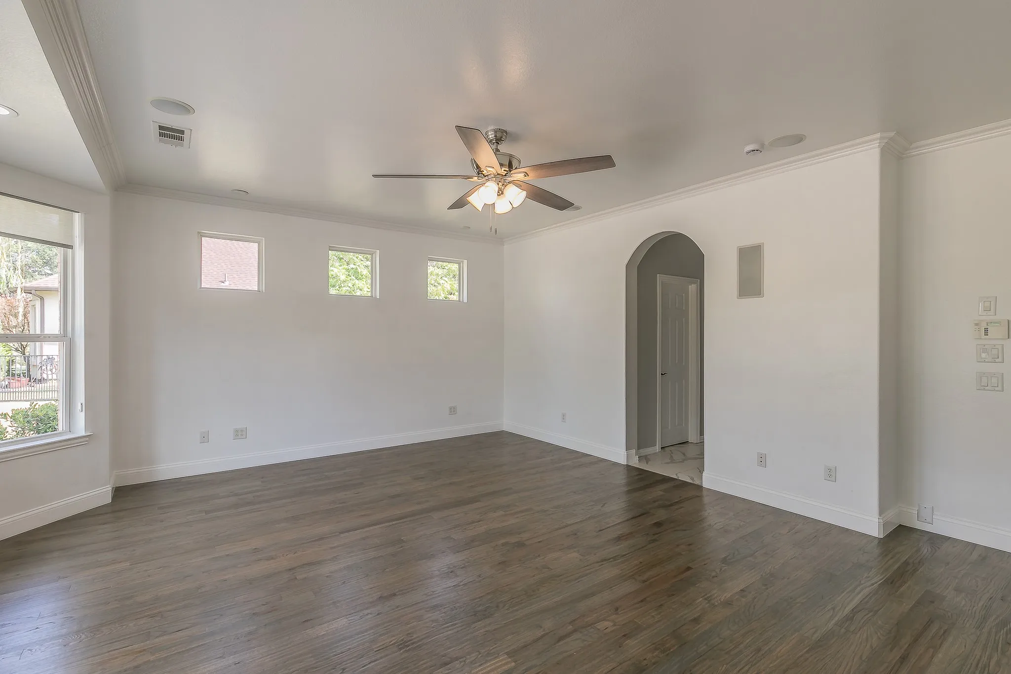 Single Family Residence For Sale in Denton County , 8701 Freeport Drive, Denton, Texas 76207, 3 Bedroom, 3 Bathroom, 2 Garage spaces, 3,236 Sqft, built in 2007, mls#21404471, Real Estate Agent in Denton, Homes For Sale in Denton county, Homes For Sale in Denton, Realtor in Denton Texas, Real Estate Brokerage Independent Realty Texas, Luminita Cordes Realtor