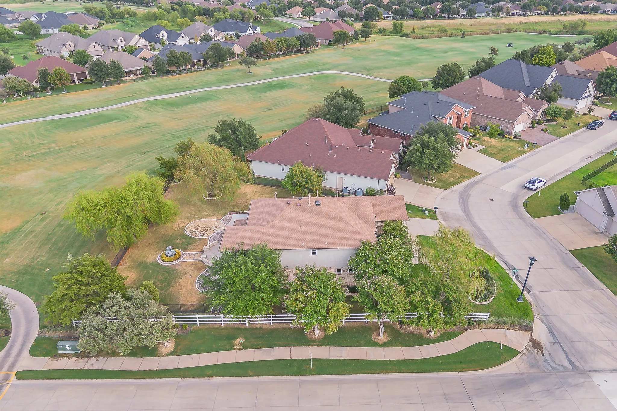 Single Family Residence For Sale in Denton County , 8701 Freeport Drive, Denton, Texas 76207, 3 Bedroom, 3 Bathroom, 2 Garage spaces, 3,236 Sqft, built in 2007, mls#21404471, Real Estate Agent in Denton, Homes For Sale in Denton county, Homes For Sale in Denton, Realtor in Denton Texas, Real Estate Brokerage Independent Realty Texas, Luminita Cordes Realtor