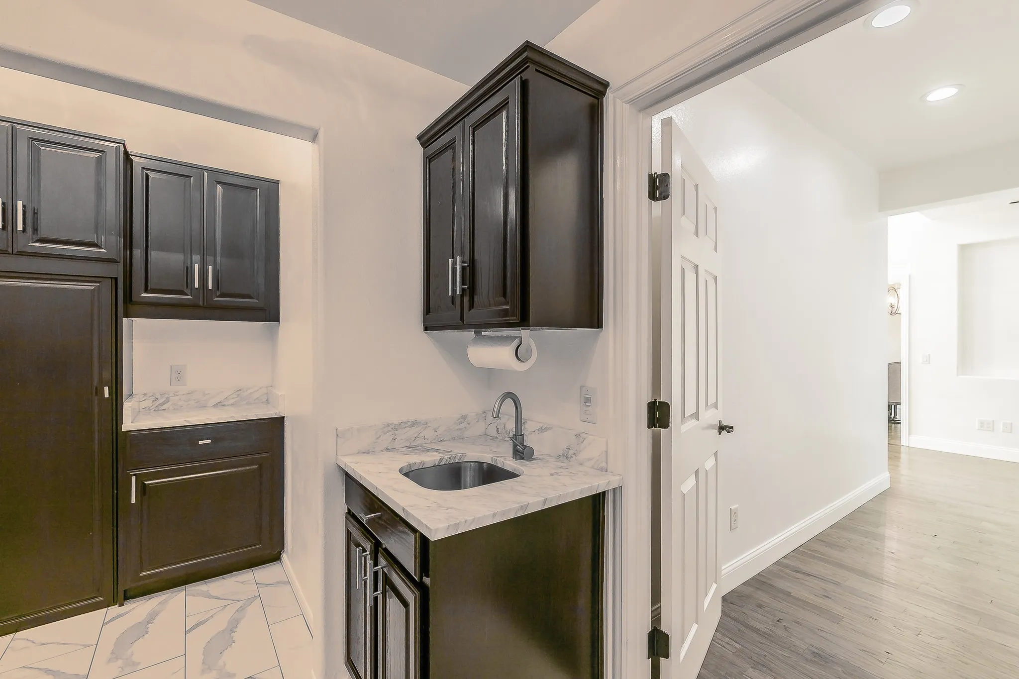 Single Family Residence For Sale in Denton County , 8701 Freeport Drive, Denton, Texas 76207, 3 Bedroom, 3 Bathroom, 2 Garage spaces, 3,236 Sqft, built in 2007, mls#21404471, Real Estate Agent in Denton, Homes For Sale in Denton county, Homes For Sale in Denton, Realtor in Denton Texas, Real Estate Brokerage Independent Realty Texas, Luminita Cordes Realtor