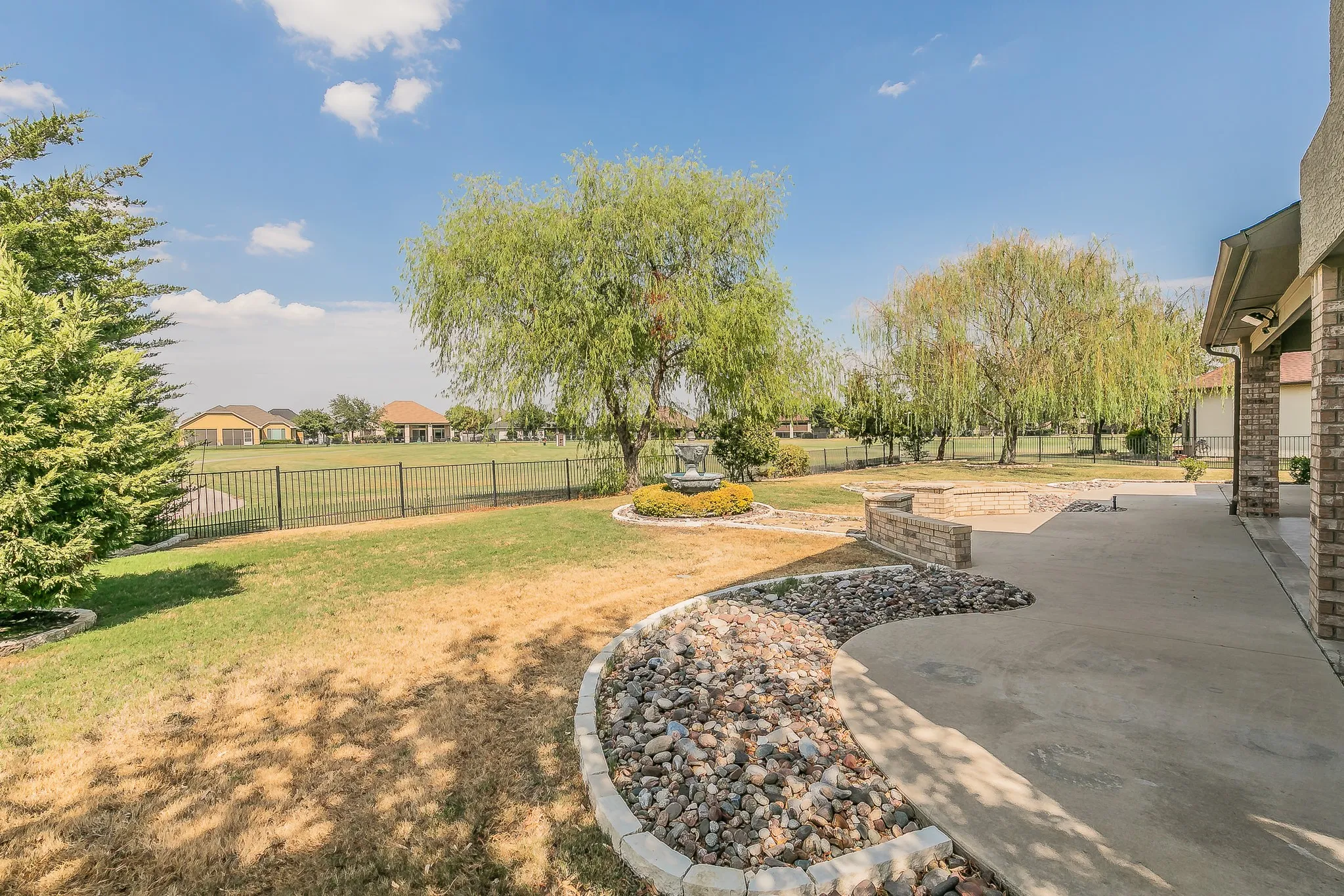 Single Family Residence For Sale in Denton County , 8701 Freeport Drive, Denton, Texas 76207, 3 Bedroom, 3 Bathroom, 2 Garage spaces, 3,236 Sqft, built in 2007, mls#21404471, Real Estate Agent in Denton, Homes For Sale in Denton county, Homes For Sale in Denton, Realtor in Denton Texas, Real Estate Brokerage Independent Realty Texas, Luminita Cordes Realtor