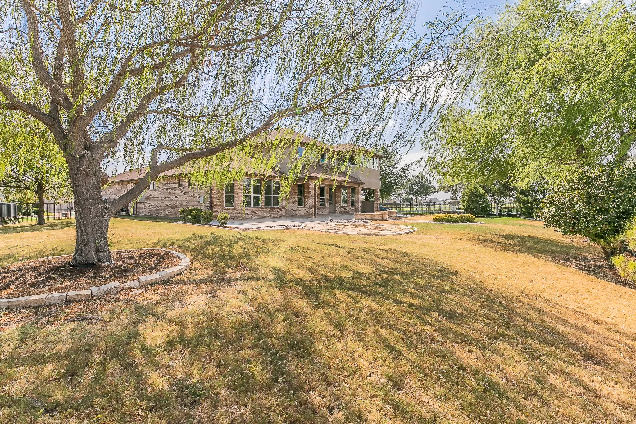 Single Family Residence For Sale in Denton County , 8701 Freeport Drive, Denton, Texas 76207, 3 Bedroom, 3 Bathroom, 2 Garage spaces, 3,236 Sqft, built in 2007, mls#21404471, Real Estate Agent in Denton, Homes For Sale in Denton county, Homes For Sale in Denton, Realtor in Denton Texas, Real Estate Brokerage Independent Realty Texas, Luminita Cordes Realtor