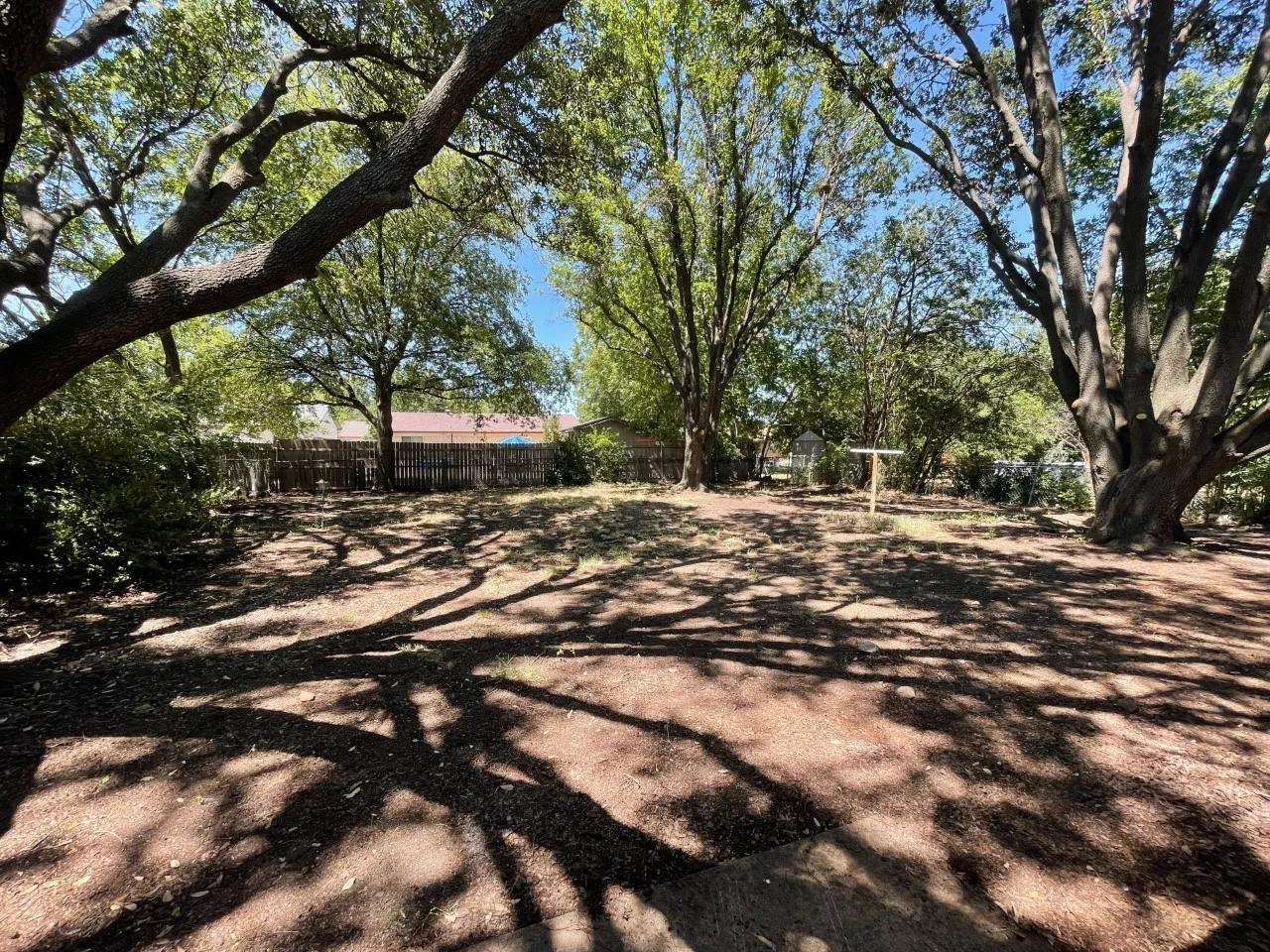 Single Family Residence For Rent in Tarrant County , 1517 VANDERBILT Drive, Arlington, Texas 76014, 3 Bedroom, 2 Bathroom, 1 Garage spaces, 1,164 Sqft, built in 1971, mls#21404490, Real Estate Agent in Arlington, Homes For Rent in Tarrant county, Homes For Rent in Arlington, Realtor in Arlington Texas, Real Estate Brokerage Independent Realty Texas, Luminita Cordes Realtor