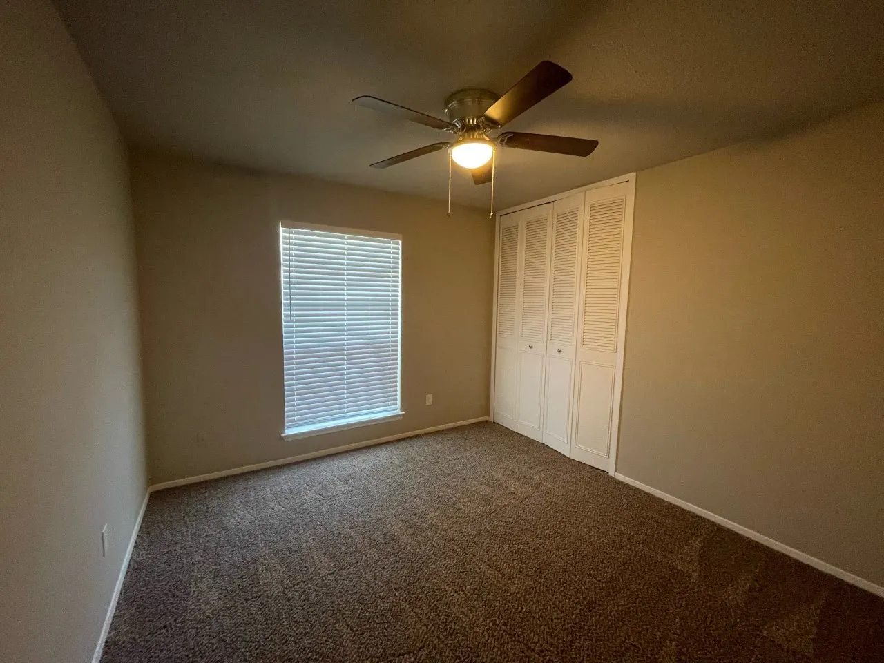 Single Family Residence For Rent in Tarrant County , 1517 VANDERBILT Drive, Arlington, Texas 76014, 3 Bedroom, 2 Bathroom, 1 Garage spaces, 1,164 Sqft, built in 1971, mls#21404490, Real Estate Agent in Arlington, Homes For Rent in Tarrant county, Homes For Rent in Arlington, Realtor in Arlington Texas, Real Estate Brokerage Independent Realty Texas, Luminita Cordes Realtor