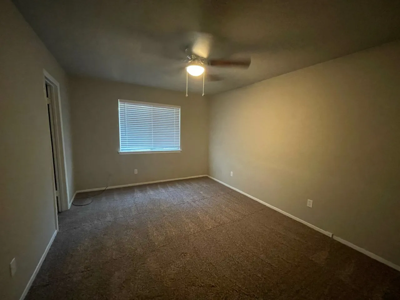 Single Family Residence For Rent in Tarrant County , 1517 VANDERBILT Drive, Arlington, Texas 76014, 3 Bedroom, 2 Bathroom, 1 Garage spaces, 1,164 Sqft, built in 1971, mls#21404490, Real Estate Agent in Arlington, Homes For Rent in Tarrant county, Homes For Rent in Arlington, Realtor in Arlington Texas, Real Estate Brokerage Independent Realty Texas, Luminita Cordes Realtor