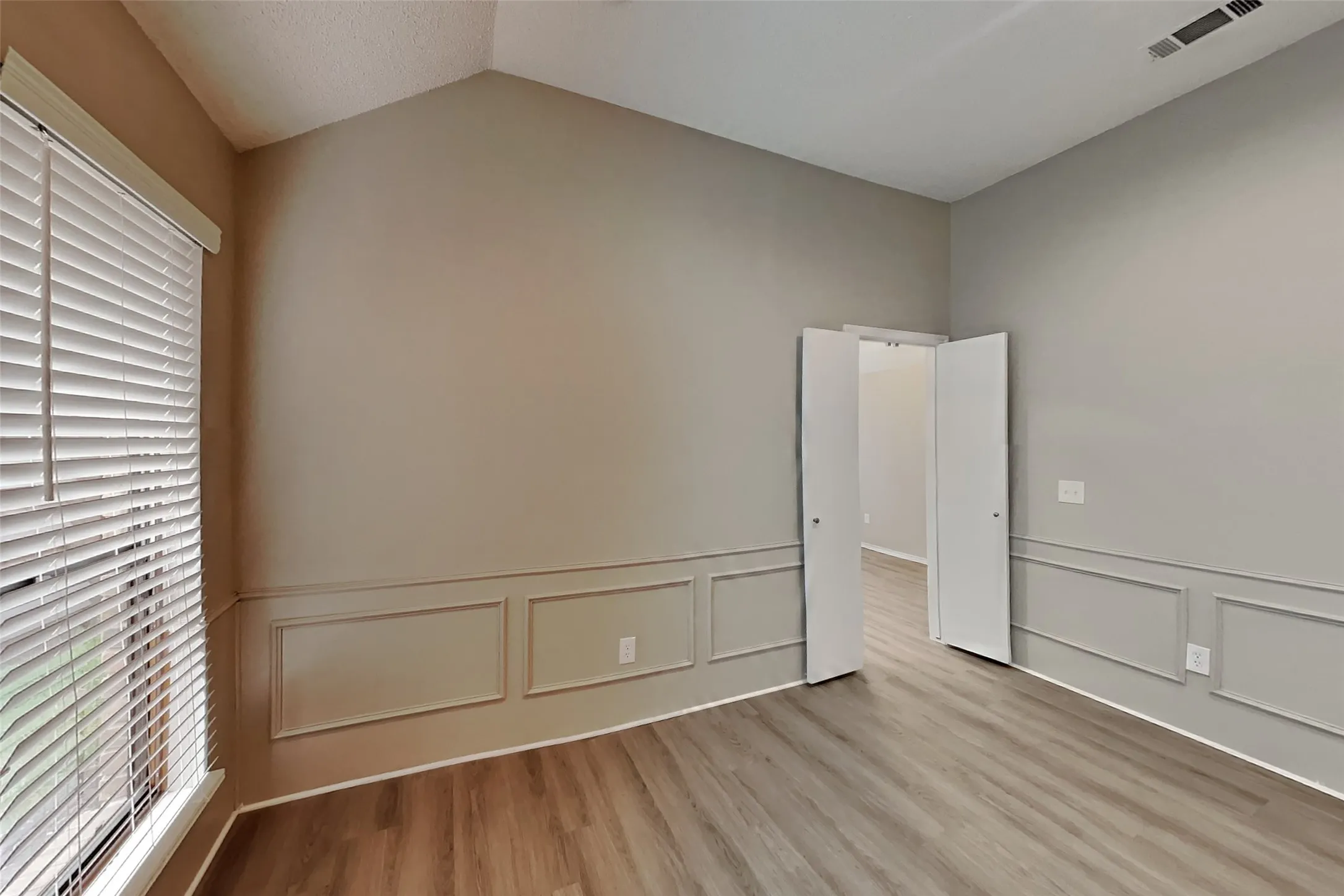Single Family Residence For Rent in Collin County , 1100 Pin Oak Lane, Allen, Texas 75002, 3 Bedroom, 2 Bathroom, 2 Garage spaces, 1,395 Sqft, built in 1986, mls#21404482, Real Estate Agent in Allen, Homes For Rent in Collin county, Homes For Rent in Allen, Realtor in Allen Texas, Real Estate Brokerage Independent Realty Texas, Luminita Cordes Realtor