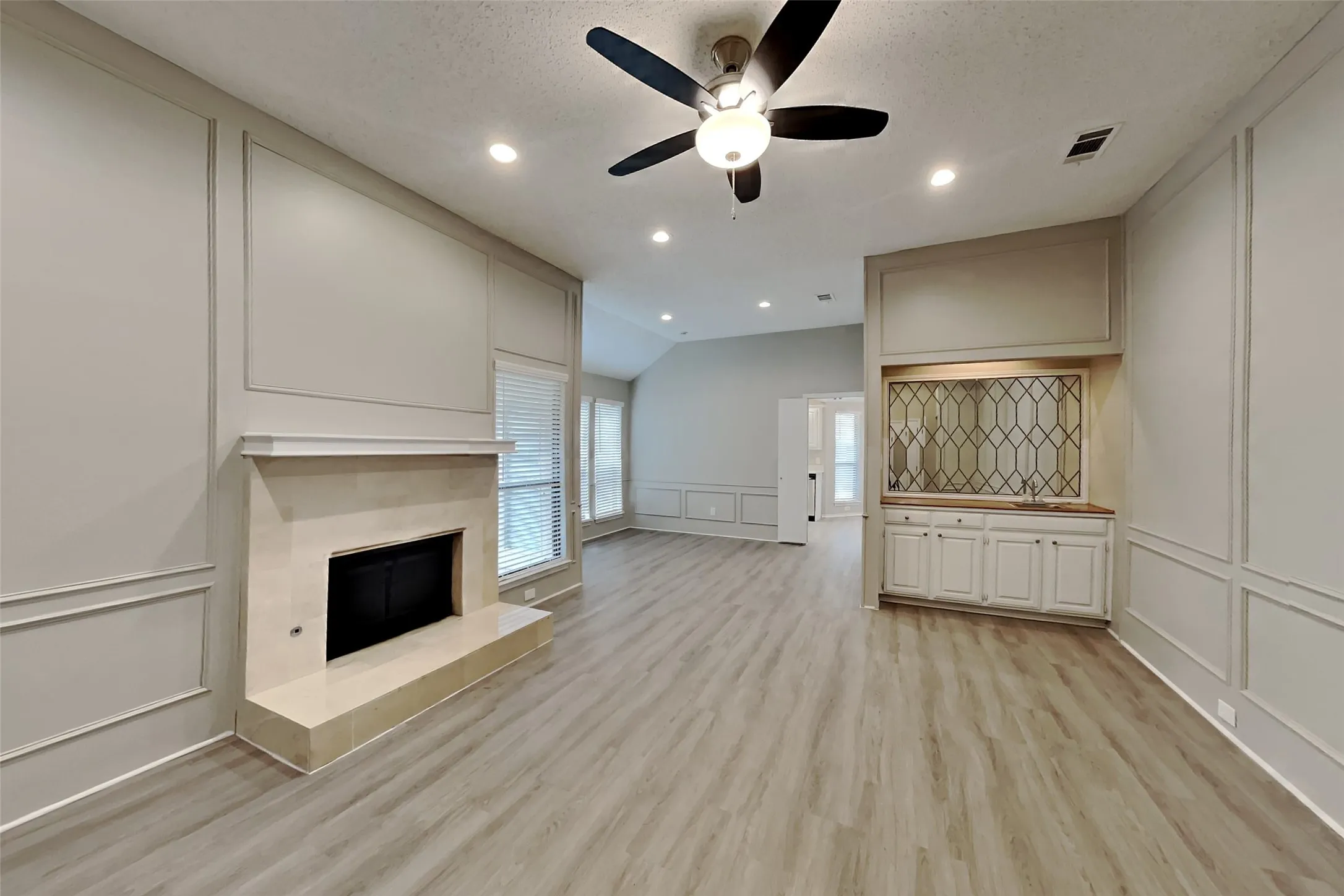 Single Family Residence For Rent in Collin County , 1100 Pin Oak Lane, Allen, Texas 75002, 3 Bedroom, 2 Bathroom, 2 Garage spaces, 1,395 Sqft, built in 1986, mls#21404482, Real Estate Agent in Allen, Homes For Rent in Collin county, Homes For Rent in Allen, Realtor in Allen Texas, Real Estate Brokerage Independent Realty Texas, Luminita Cordes Realtor