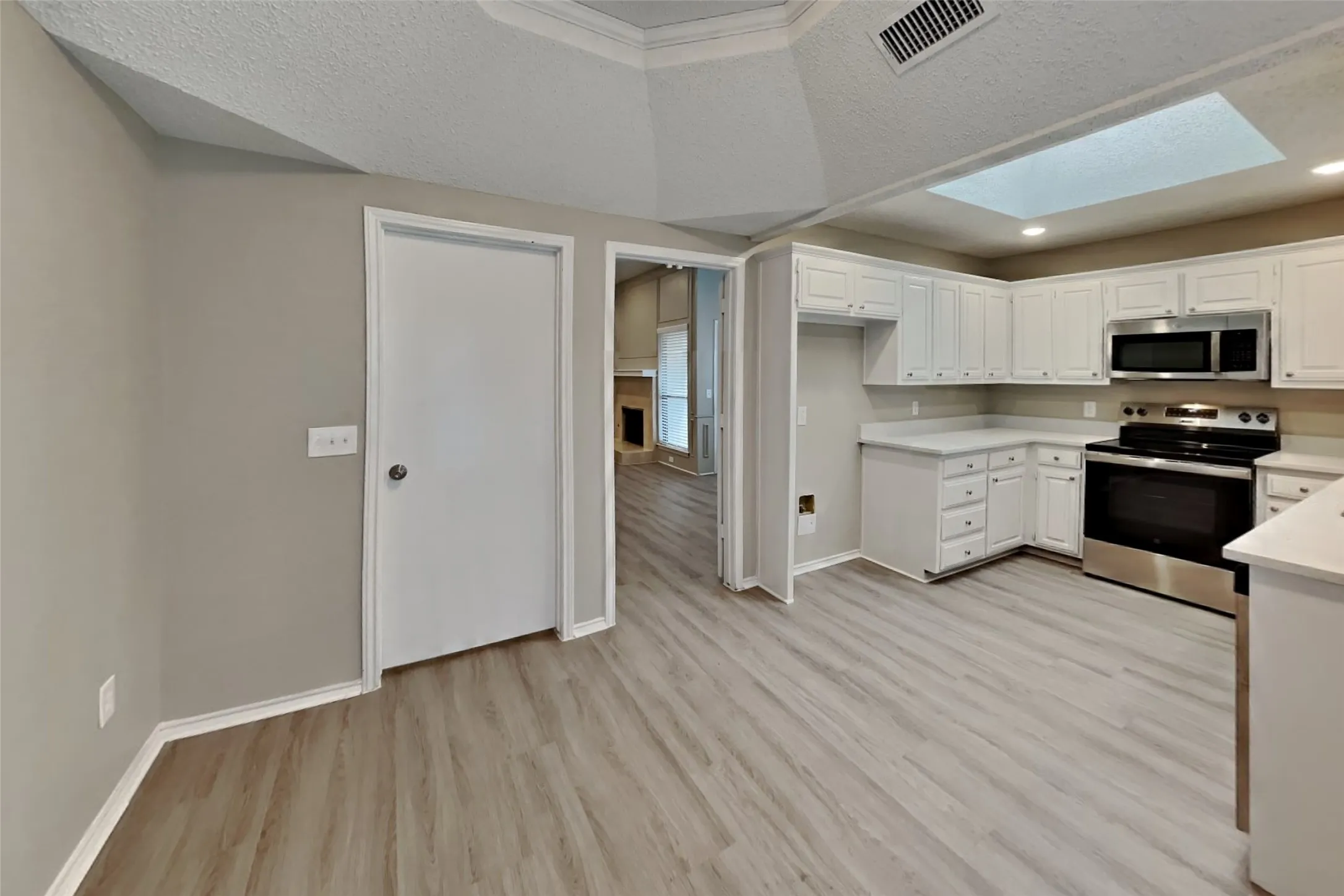 Single Family Residence For Rent in Collin County , 1100 Pin Oak Lane, Allen, Texas 75002, 3 Bedroom, 2 Bathroom, 2 Garage spaces, 1,395 Sqft, built in 1986, mls#21404482, Real Estate Agent in Allen, Homes For Rent in Collin county, Homes For Rent in Allen, Realtor in Allen Texas, Real Estate Brokerage Independent Realty Texas, Luminita Cordes Realtor