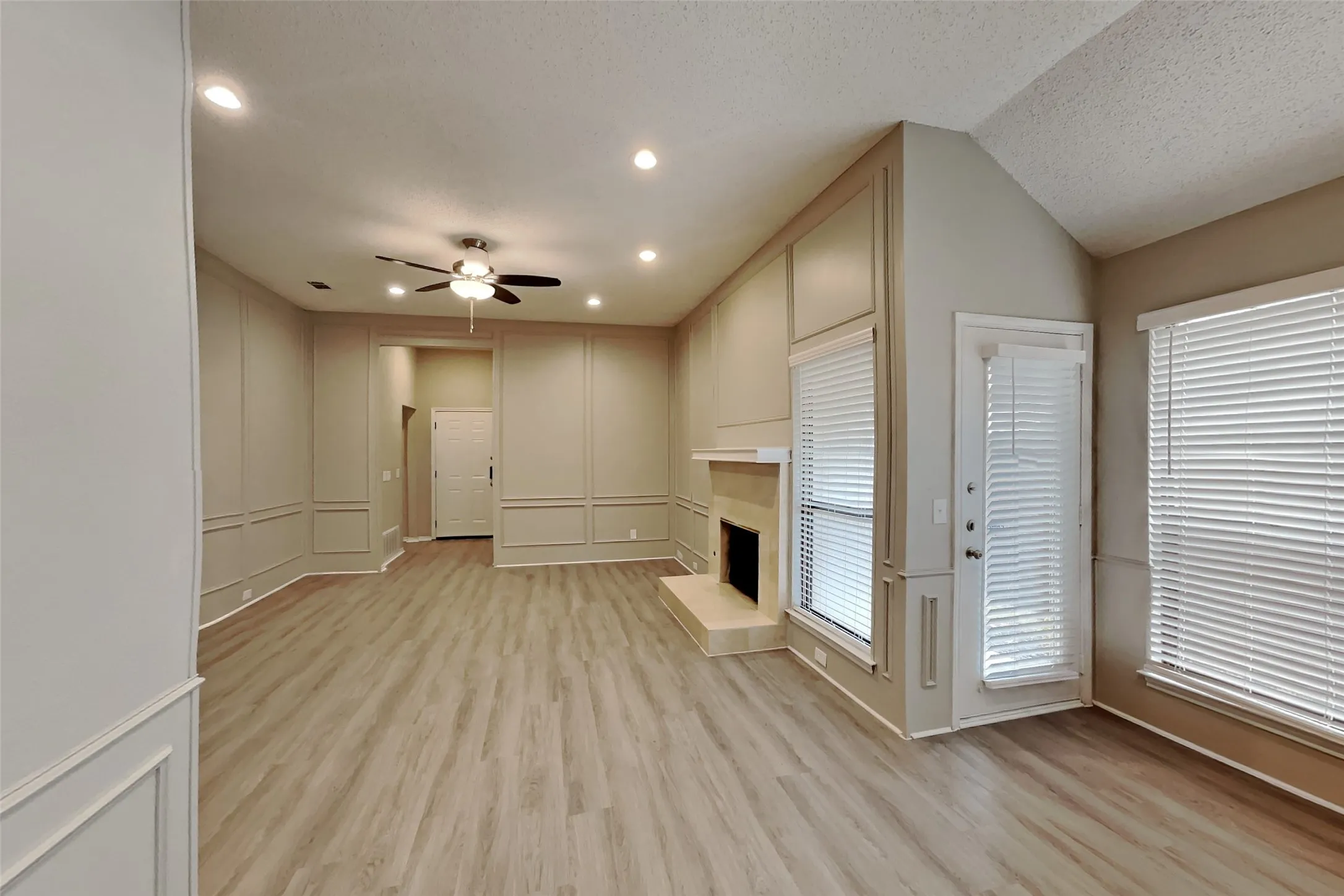Single Family Residence For Rent in Collin County , 1100 Pin Oak Lane, Allen, Texas 75002, 3 Bedroom, 2 Bathroom, 2 Garage spaces, 1,395 Sqft, built in 1986, mls#21404482, Real Estate Agent in Allen, Homes For Rent in Collin county, Homes For Rent in Allen, Realtor in Allen Texas, Real Estate Brokerage Independent Realty Texas, Luminita Cordes Realtor