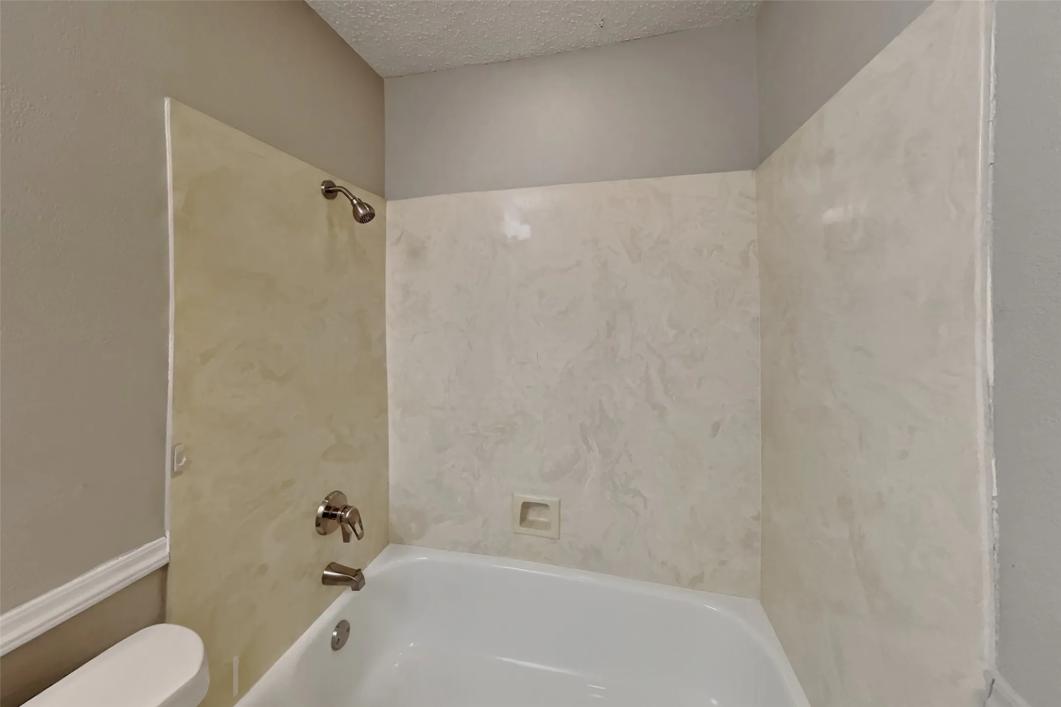 Single Family Residence For Rent in Collin County , 1100 Pin Oak Lane, Allen, Texas 75002, 3 Bedroom, 2 Bathroom, 2 Garage spaces, 1,395 Sqft, built in 1986, mls#21404482, Real Estate Agent in Allen, Homes For Rent in Collin county, Homes For Rent in Allen, Realtor in Allen Texas, Real Estate Brokerage Independent Realty Texas, Luminita Cordes Realtor