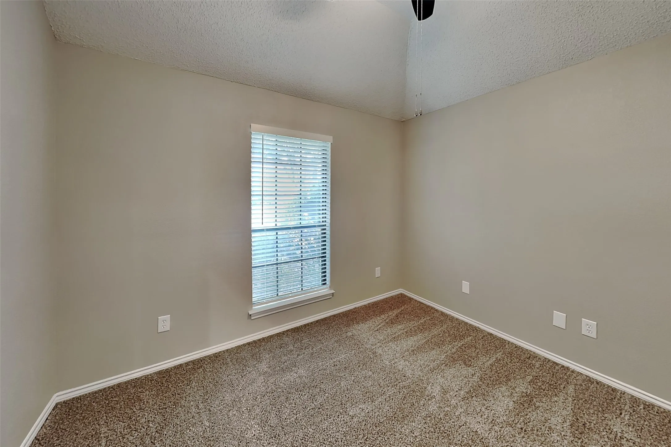 Single Family Residence For Rent in Collin County , 1100 Pin Oak Lane, Allen, Texas 75002, 3 Bedroom, 2 Bathroom, 2 Garage spaces, 1,395 Sqft, built in 1986, mls#21404482, Real Estate Agent in Allen, Homes For Rent in Collin county, Homes For Rent in Allen, Realtor in Allen Texas, Real Estate Brokerage Independent Realty Texas, Luminita Cordes Realtor