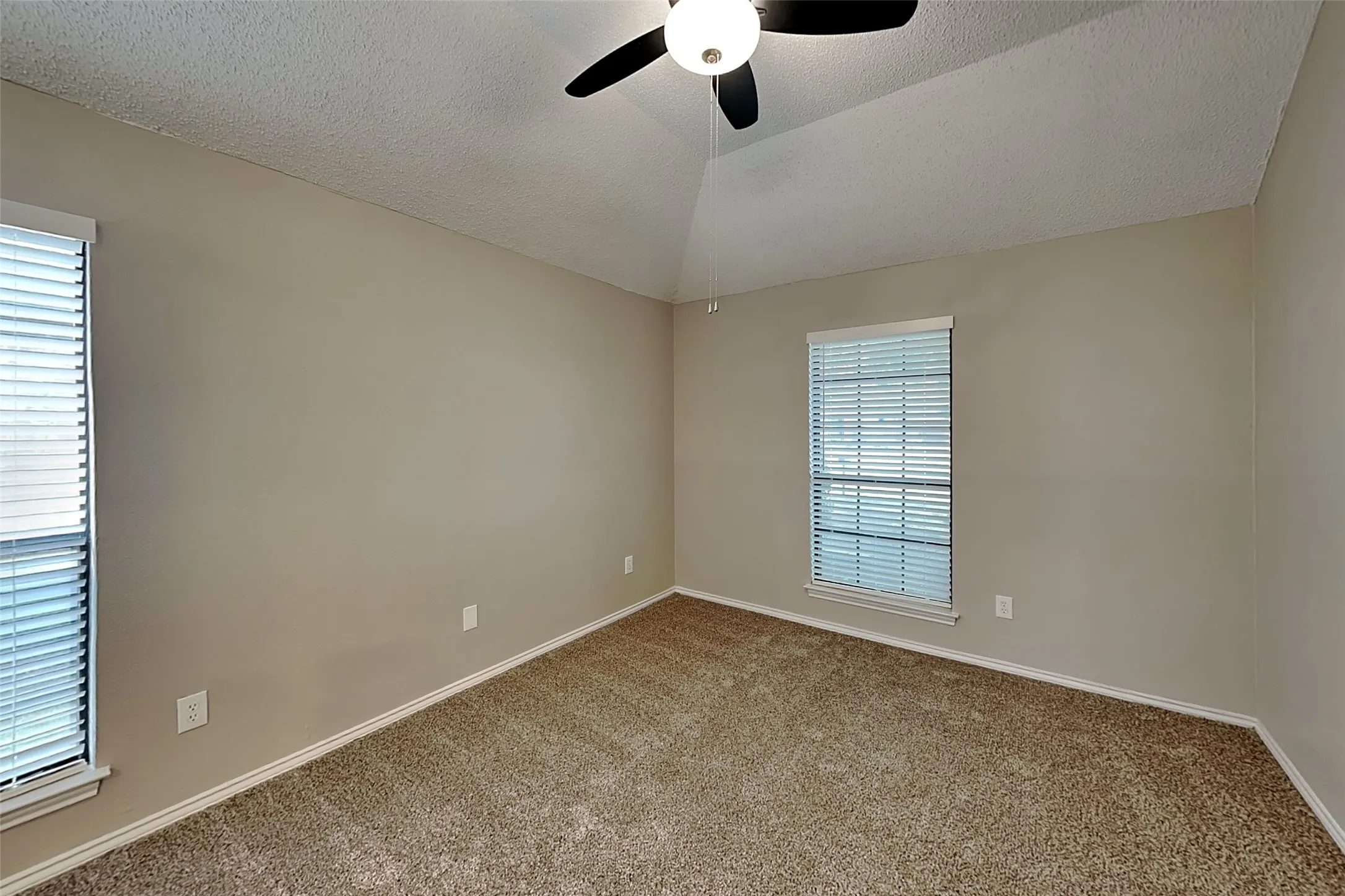 Single Family Residence For Rent in Collin County , 1100 Pin Oak Lane, Allen, Texas 75002, 3 Bedroom, 2 Bathroom, 2 Garage spaces, 1,395 Sqft, built in 1986, mls#21404482, Real Estate Agent in Allen, Homes For Rent in Collin county, Homes For Rent in Allen, Realtor in Allen Texas, Real Estate Brokerage Independent Realty Texas, Luminita Cordes Realtor