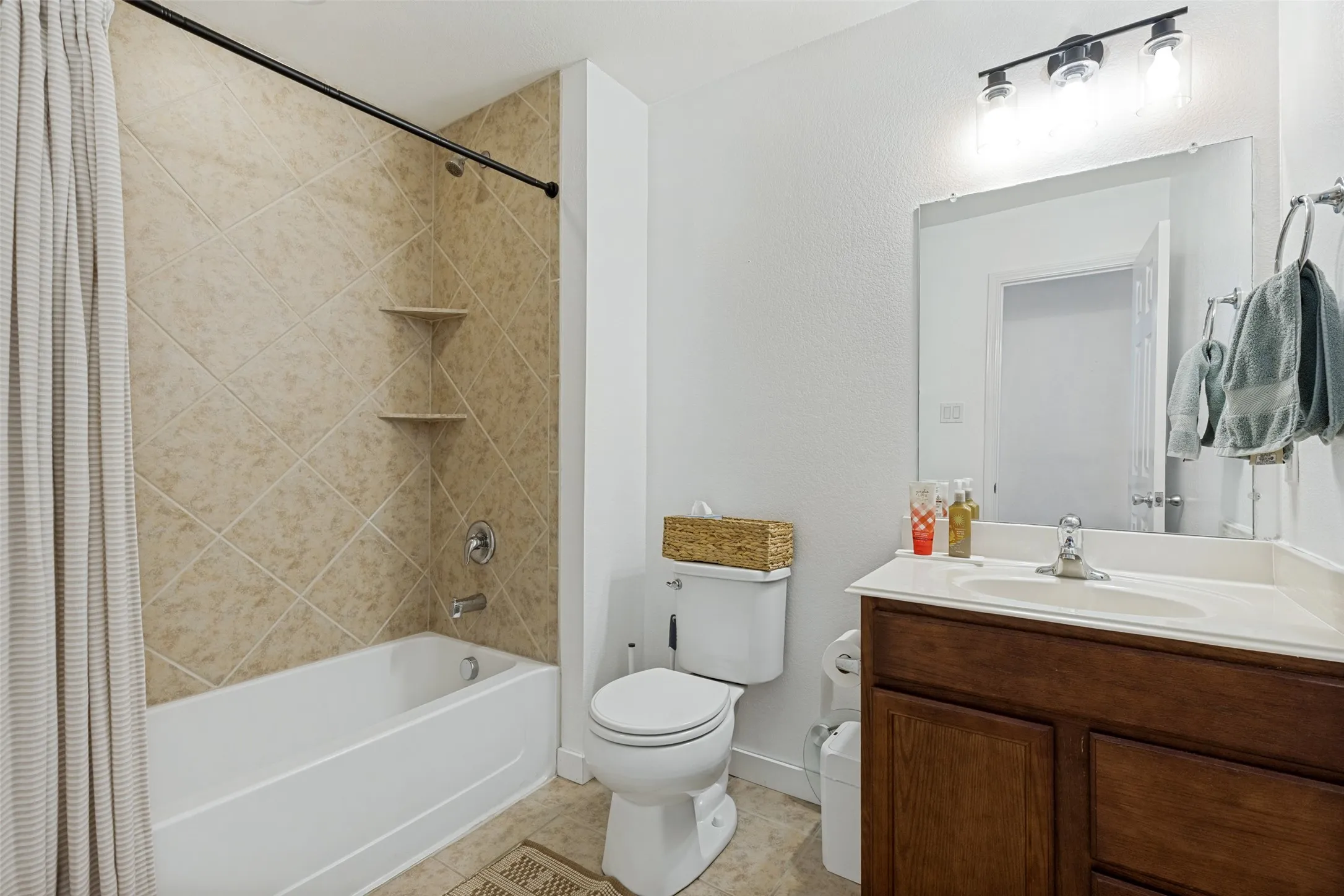 Single Family Residence For Sale in Dallas County , 14845 Magnolia Lane, Balch Springs, Texas 75180, 3 Bedroom, 2 Bathroom, 2 Garage spaces, 1,818 Sqft, built in 2016, mls#21404495, Real Estate Agent in Balch Springs, Homes For Sale in Dallas county, Homes For Sale in Balch Springs, Realtor in Balch Springs Texas, Real Estate Brokerage Independent Realty Texas, Luminita Cordes Realtor