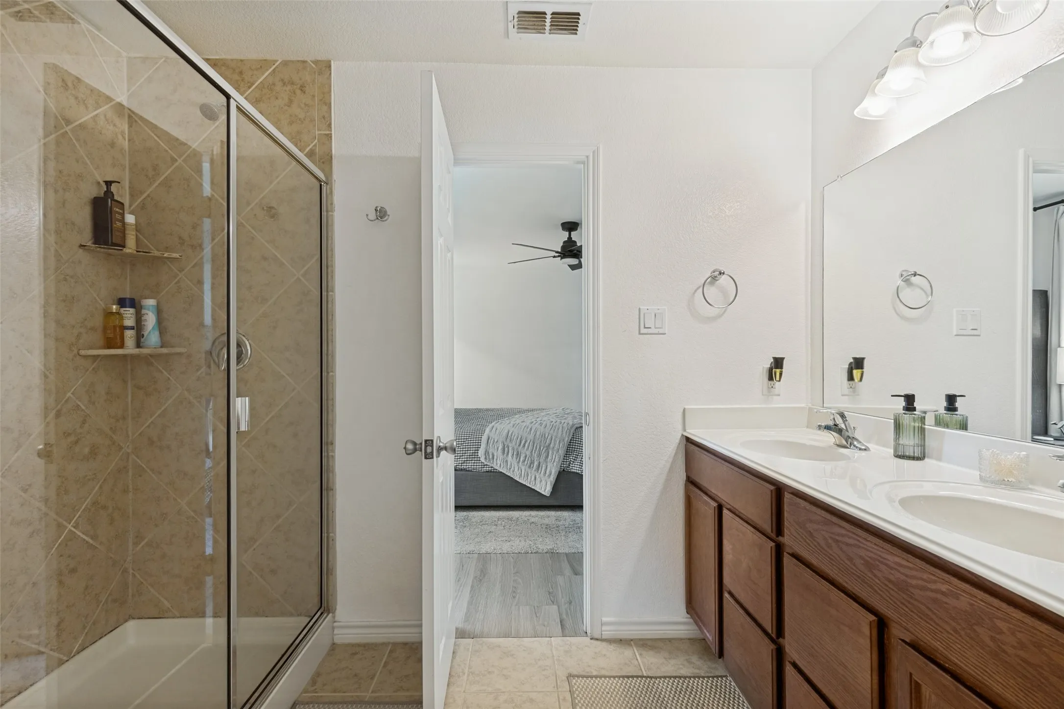 Single Family Residence For Sale in Dallas County , 14845 Magnolia Lane, Balch Springs, Texas 75180, 3 Bedroom, 2 Bathroom, 2 Garage spaces, 1,818 Sqft, built in 2016, mls#21404495, Real Estate Agent in Balch Springs, Homes For Sale in Dallas county, Homes For Sale in Balch Springs, Realtor in Balch Springs Texas, Real Estate Brokerage Independent Realty Texas, Luminita Cordes Realtor