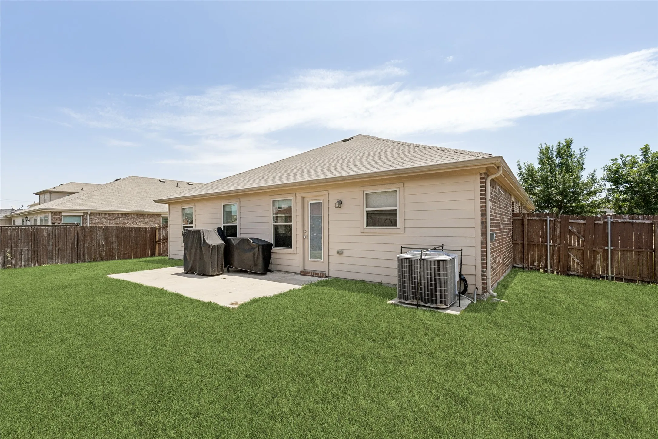 Single Family Residence For Sale in Dallas County , 14845 Magnolia Lane, Balch Springs, Texas 75180, 3 Bedroom, 2 Bathroom, 2 Garage spaces, 1,818 Sqft, built in 2016, mls#21404495, Real Estate Agent in Balch Springs, Homes For Sale in Dallas county, Homes For Sale in Balch Springs, Realtor in Balch Springs Texas, Real Estate Brokerage Independent Realty Texas, Luminita Cordes Realtor