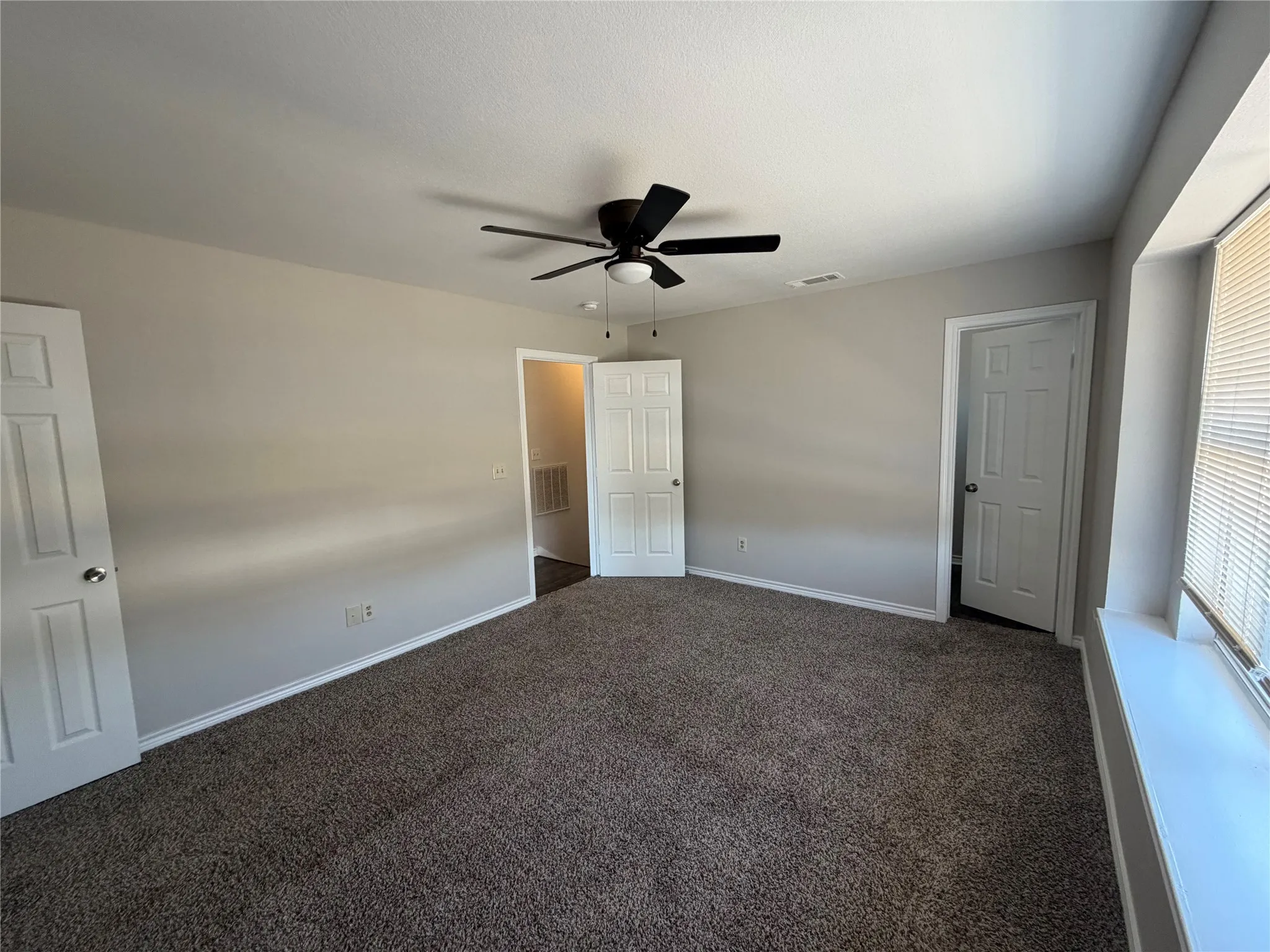 Duplex For Rent in Mc Lennan County , 2543 Pascal Court B, Waco, Texas 76706, 3 Bedroom, 4 Bathroom, 2 Garage spaces, 2,700 Sqft, built in 2005, mls#21404497, Real Estate Agent in Waco, Homes For Rent in Mc Lennan county, Homes For Rent in Waco, Realtor in Waco Texas, Real Estate Brokerage Independent Realty Texas, Luminita Cordes Realtor