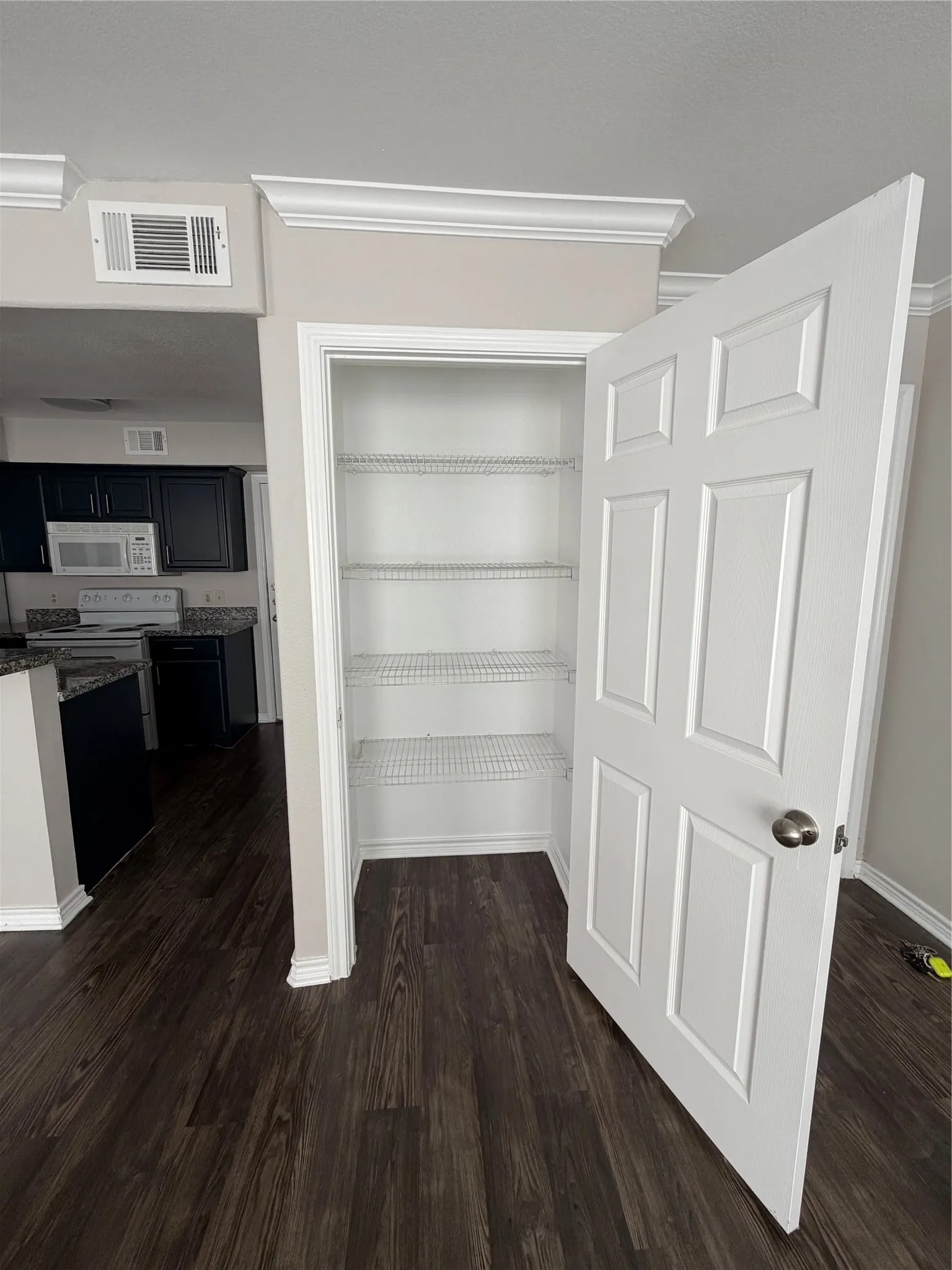 Duplex For Rent in Mc Lennan County , 2543 Pascal Court B, Waco, Texas 76706, 3 Bedroom, 4 Bathroom, 2 Garage spaces, 2,700 Sqft, built in 2005, mls#21404497, Real Estate Agent in Waco, Homes For Rent in Mc Lennan county, Homes For Rent in Waco, Realtor in Waco Texas, Real Estate Brokerage Independent Realty Texas, Luminita Cordes Realtor