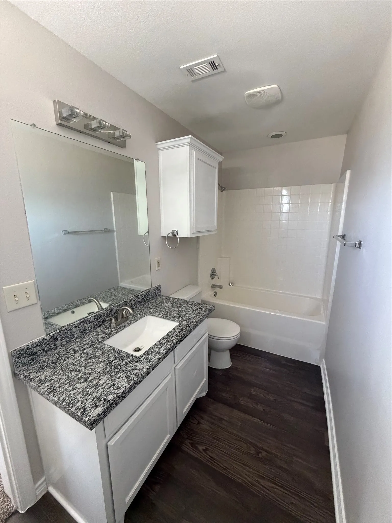 Duplex For Rent in Mc Lennan County , 2543 Pascal Court B, Waco, Texas 76706, 3 Bedroom, 4 Bathroom, 2 Garage spaces, 2,700 Sqft, built in 2005, mls#21404497, Real Estate Agent in Waco, Homes For Rent in Mc Lennan county, Homes For Rent in Waco, Realtor in Waco Texas, Real Estate Brokerage Independent Realty Texas, Luminita Cordes Realtor