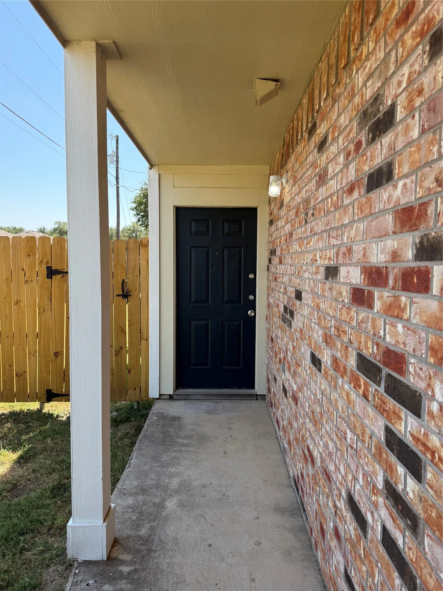 Duplex For Rent in Mc Lennan County , 2543 Pascal Court B, Waco, Texas 76706, 3 Bedroom, 4 Bathroom, 2 Garage spaces, 2,700 Sqft, built in 2005, mls#21404497, Real Estate Agent in Waco, Homes For Rent in Mc Lennan county, Homes For Rent in Waco, Realtor in Waco Texas, Real Estate Brokerage Independent Realty Texas, Luminita Cordes Realtor