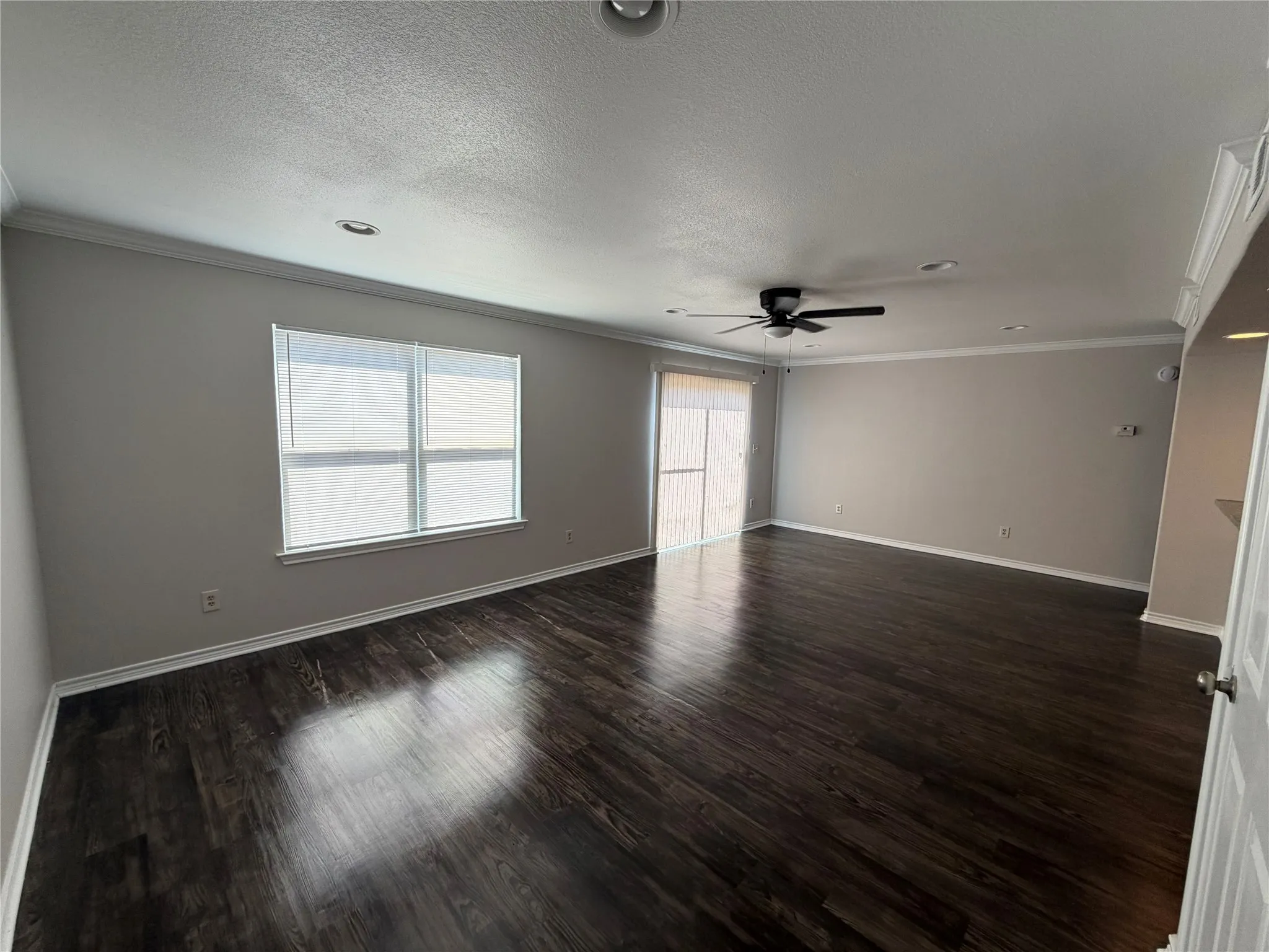 Duplex For Rent in Mc Lennan County , 2543 Pascal Court B, Waco, Texas 76706, 3 Bedroom, 4 Bathroom, 2 Garage spaces, 2,700 Sqft, built in 2005, mls#21404497, Real Estate Agent in Waco, Homes For Rent in Mc Lennan county, Homes For Rent in Waco, Realtor in Waco Texas, Real Estate Brokerage Independent Realty Texas, Luminita Cordes Realtor