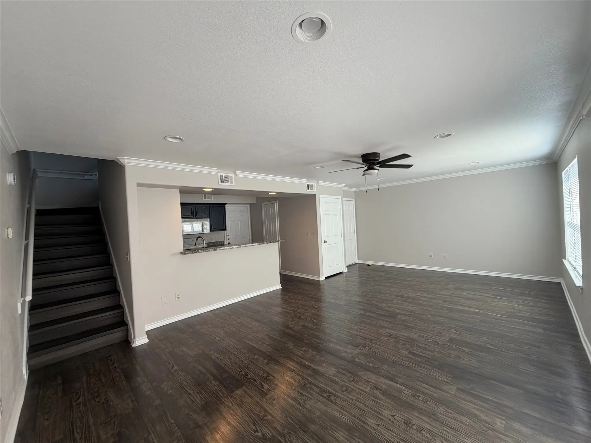 Duplex For Rent in Mc Lennan County , 2543 Pascal Court B, Waco, Texas 76706, 3 Bedroom, 4 Bathroom, 2 Garage spaces, 2,700 Sqft, built in 2005, mls#21404497, Real Estate Agent in Waco, Homes For Rent in Mc Lennan county, Homes For Rent in Waco, Realtor in Waco Texas, Real Estate Brokerage Independent Realty Texas, Luminita Cordes Realtor