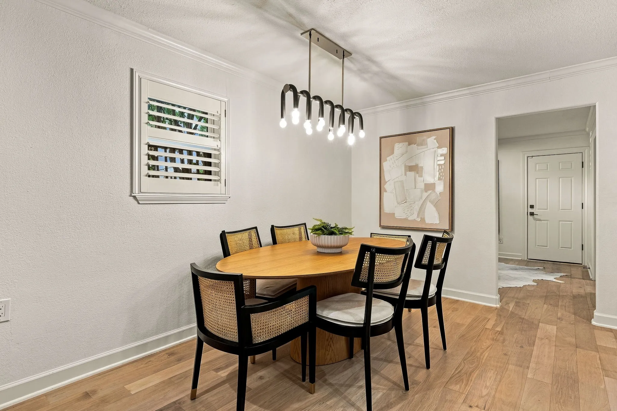 Single Family Residence For Rent in Dallas County , 6837 Arboreal Drive, Dallas, Texas 75231, 3 Bedroom, 3 Bathroom, 2 Garage spaces, 2,448 Sqft, built in 1970, mls#21403879, Real Estate Agent in Dallas, Homes For Rent in Dallas county, Homes For Rent in Dallas, Realtor in Dallas Texas, Real Estate Brokerage Independent Realty Texas, Luminita Cordes Realtor