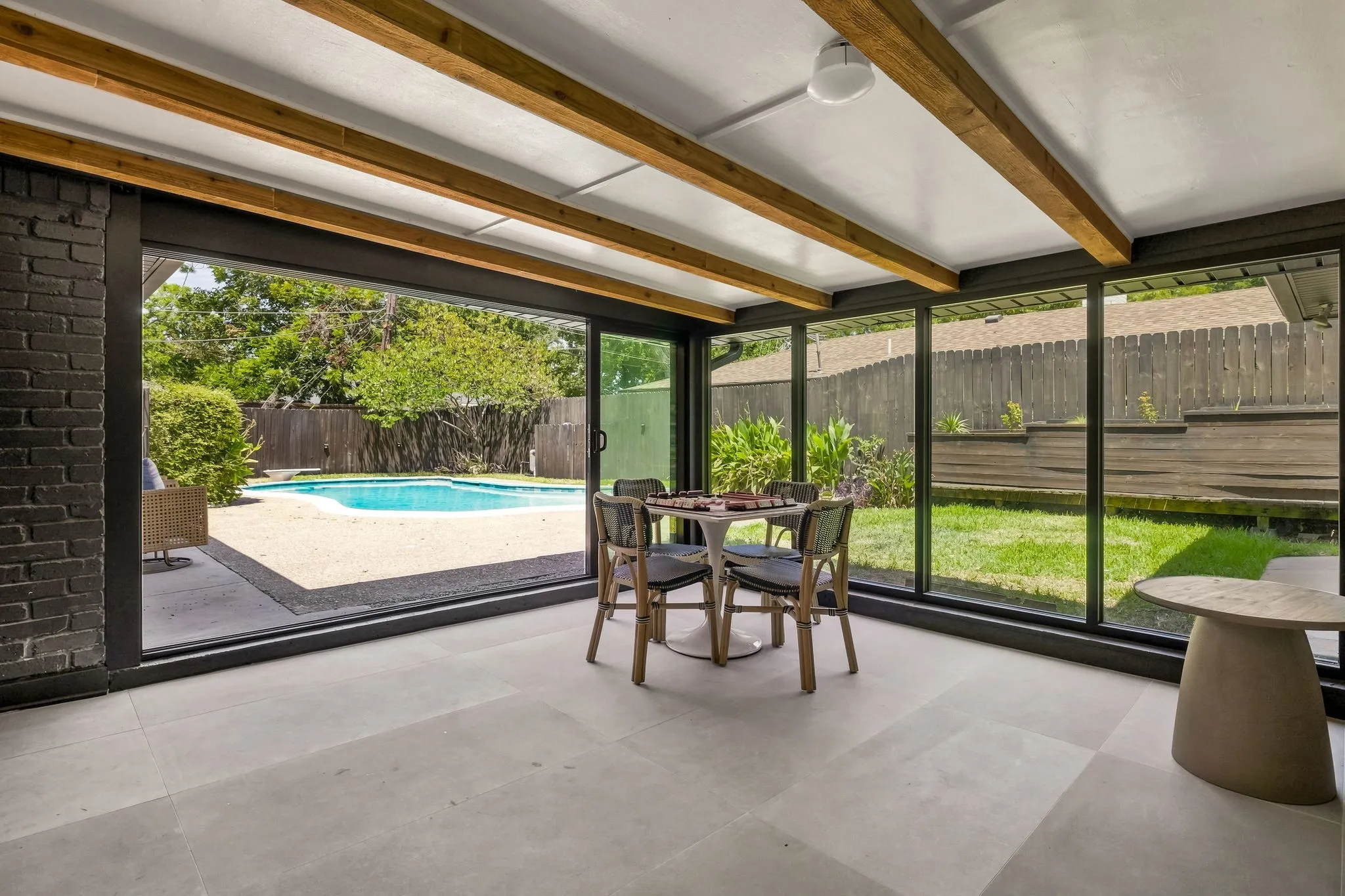 Single Family Residence For Rent in Dallas County , 6837 Arboreal Drive, Dallas, Texas 75231, 3 Bedroom, 3 Bathroom, 2 Garage spaces, 2,448 Sqft, built in 1970, mls#21403879, Real Estate Agent in Dallas, Homes For Rent in Dallas county, Homes For Rent in Dallas, Realtor in Dallas Texas, Real Estate Brokerage Independent Realty Texas, Luminita Cordes Realtor