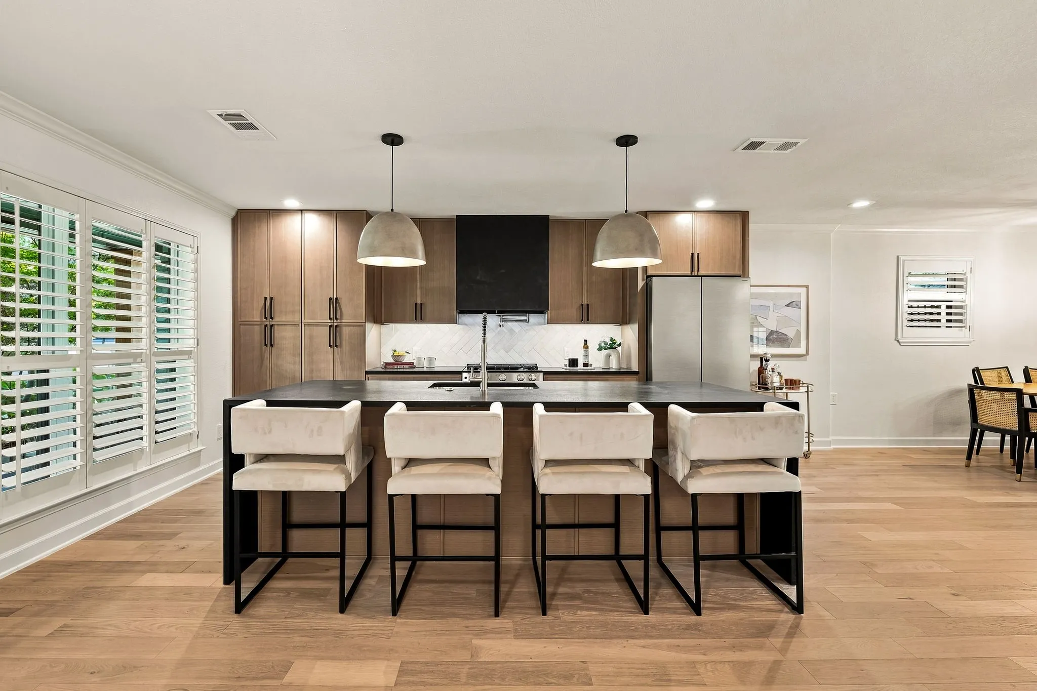 Single Family Residence For Rent in Dallas County , 6837 Arboreal Drive, Dallas, Texas 75231, 3 Bedroom, 3 Bathroom, 2 Garage spaces, 2,448 Sqft, built in 1970, mls#21403879, Real Estate Agent in Dallas, Homes For Rent in Dallas county, Homes For Rent in Dallas, Realtor in Dallas Texas, Real Estate Brokerage Independent Realty Texas, Luminita Cordes Realtor