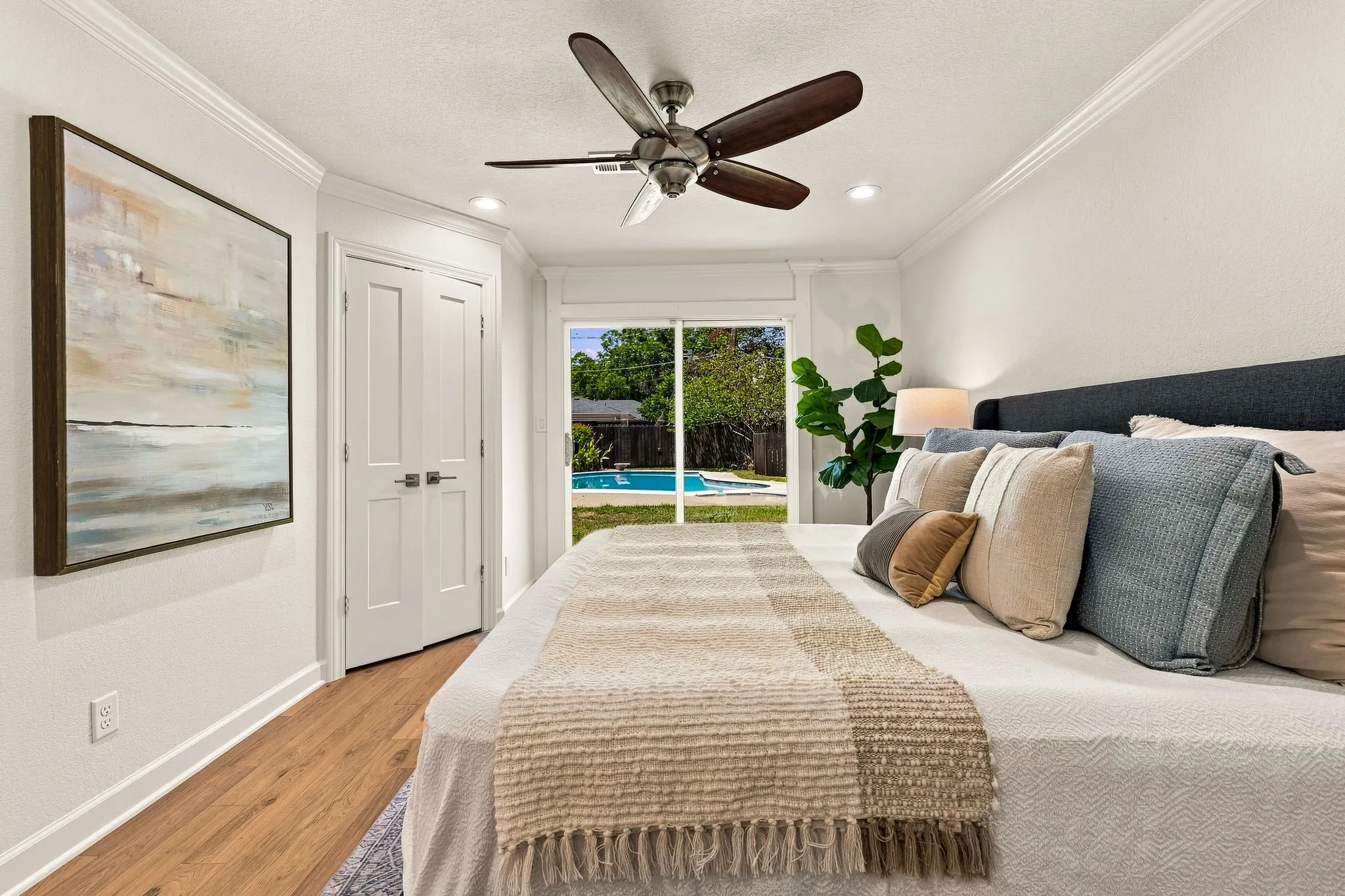 Single Family Residence For Rent in Dallas County , 6837 Arboreal Drive, Dallas, Texas 75231, 3 Bedroom, 3 Bathroom, 2 Garage spaces, 2,448 Sqft, built in 1970, mls#21403879, Real Estate Agent in Dallas, Homes For Rent in Dallas county, Homes For Rent in Dallas, Realtor in Dallas Texas, Real Estate Brokerage Independent Realty Texas, Luminita Cordes Realtor
