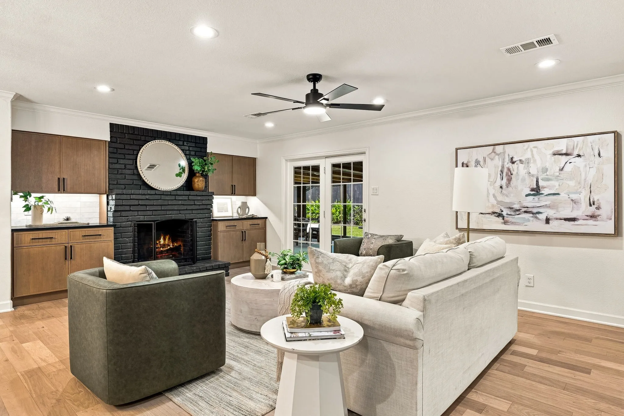 Single Family Residence For Rent in Dallas County , 6837 Arboreal Drive, Dallas, Texas 75231, 3 Bedroom, 3 Bathroom, 2 Garage spaces, 2,448 Sqft, built in 1970, mls#21403879, Real Estate Agent in Dallas, Homes For Rent in Dallas county, Homes For Rent in Dallas, Realtor in Dallas Texas, Real Estate Brokerage Independent Realty Texas, Luminita Cordes Realtor