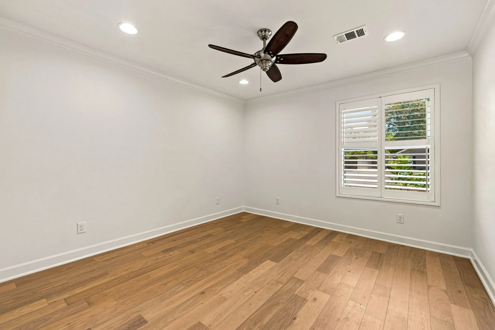 Single Family Residence For Rent in Dallas County , 6837 Arboreal Drive, Dallas, Texas 75231, 3 Bedroom, 3 Bathroom, 2 Garage spaces, 2,448 Sqft, built in 1970, mls#21403879, Real Estate Agent in Dallas, Homes For Rent in Dallas county, Homes For Rent in Dallas, Realtor in Dallas Texas, Real Estate Brokerage Independent Realty Texas, Luminita Cordes Realtor