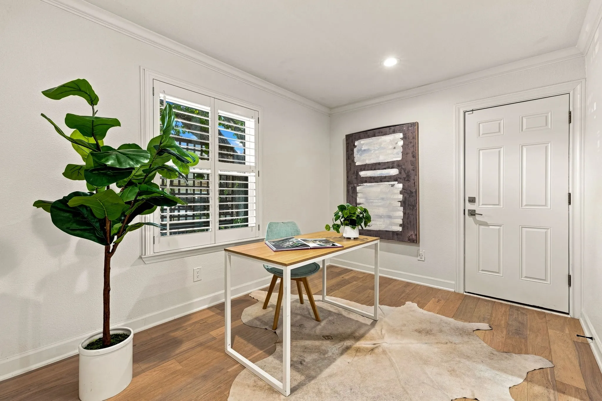 Single Family Residence For Rent in Dallas County , 6837 Arboreal Drive, Dallas, Texas 75231, 3 Bedroom, 3 Bathroom, 2 Garage spaces, 2,448 Sqft, built in 1970, mls#21403879, Real Estate Agent in Dallas, Homes For Rent in Dallas county, Homes For Rent in Dallas, Realtor in Dallas Texas, Real Estate Brokerage Independent Realty Texas, Luminita Cordes Realtor