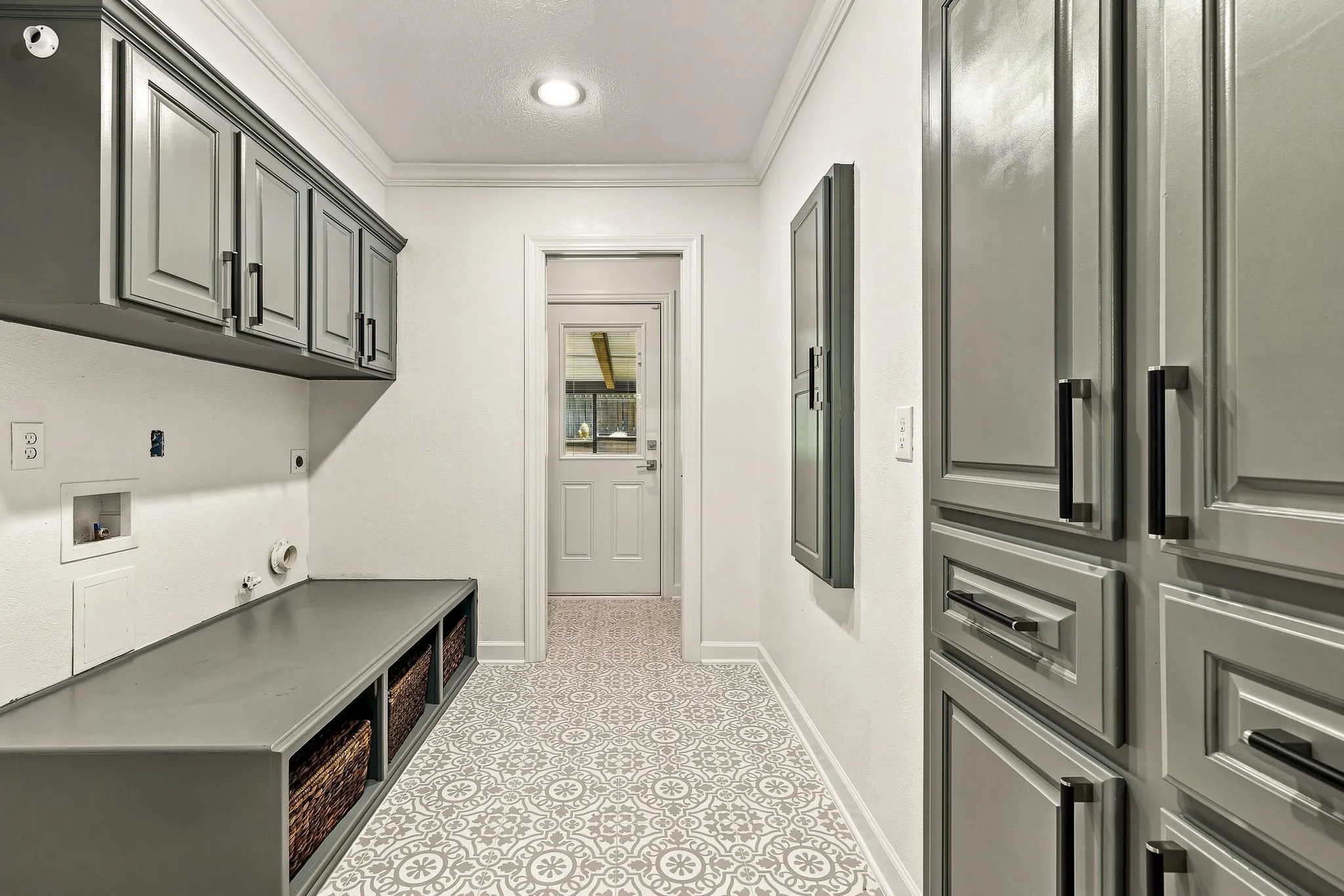 Single Family Residence For Rent in Dallas County , 6837 Arboreal Drive, Dallas, Texas 75231, 3 Bedroom, 3 Bathroom, 2 Garage spaces, 2,448 Sqft, built in 1970, mls#21403879, Real Estate Agent in Dallas, Homes For Rent in Dallas county, Homes For Rent in Dallas, Realtor in Dallas Texas, Real Estate Brokerage Independent Realty Texas, Luminita Cordes Realtor