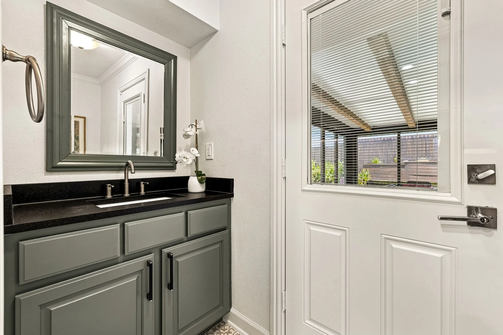 Single Family Residence For Rent in Dallas County , 6837 Arboreal Drive, Dallas, Texas 75231, 3 Bedroom, 3 Bathroom, 2 Garage spaces, 2,448 Sqft, built in 1970, mls#21403879, Real Estate Agent in Dallas, Homes For Rent in Dallas county, Homes For Rent in Dallas, Realtor in Dallas Texas, Real Estate Brokerage Independent Realty Texas, Luminita Cordes Realtor