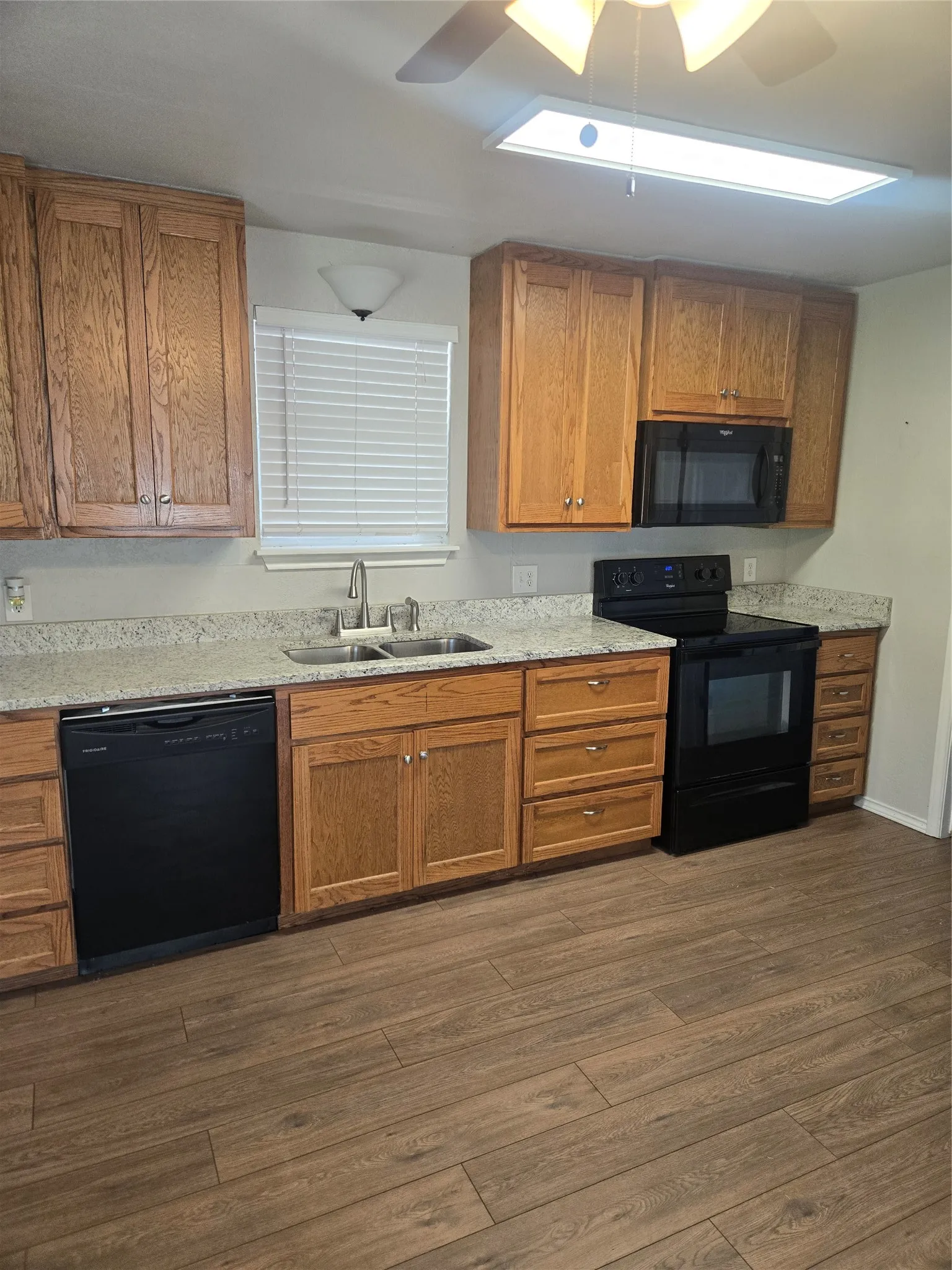 Single Family Residence For Rent in Hopkins County , 3636 Texas Highway 11 W, Sulphur Springs, Texas 75482, 2 Bedroom, 1 Bathroom, Garage spaces, 980 Sqft, built in 1940, mls#21404500, Real Estate Agent in Sulphur Springs, Homes For Rent in Hopkins county, Homes For Rent in Sulphur Springs, Realtor in Sulphur Springs Texas, Real Estate Brokerage Independent Realty Texas, Luminita Cordes Realtor