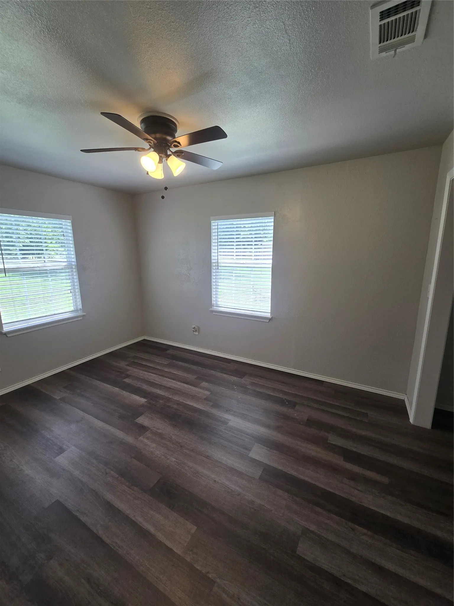 Single Family Residence For Rent in Hopkins County , 3636 Texas Highway 11 W, Sulphur Springs, Texas 75482, 2 Bedroom, 1 Bathroom, Garage spaces, 980 Sqft, built in 1940, mls#21404500, Real Estate Agent in Sulphur Springs, Homes For Rent in Hopkins county, Homes For Rent in Sulphur Springs, Realtor in Sulphur Springs Texas, Real Estate Brokerage Independent Realty Texas, Luminita Cordes Realtor