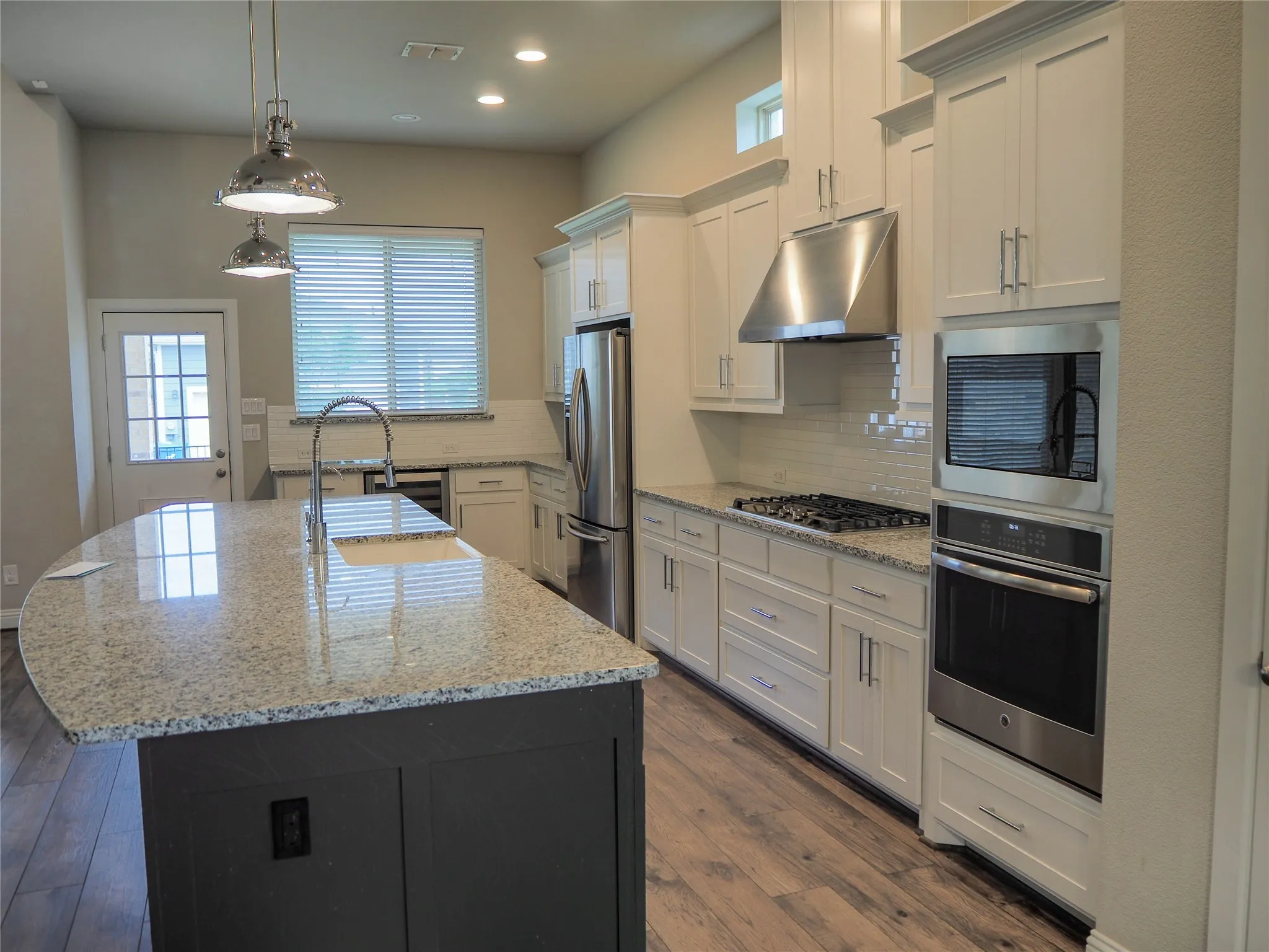 Single Family Residence For Sale in Dallas County , 6316 Abercorn Drive, Rowlett, Texas 75089, 4 Bedroom, 4 Bathroom, 3 Garage spaces, 3,359 Sqft, built in 2017, mls#21404501, Real Estate Agent in Rowlett, Homes For Sale in Dallas county, Homes For Sale in Rowlett, Realtor in Rowlett Texas, Real Estate Brokerage Independent Realty Texas, Luminita Cordes Realtor