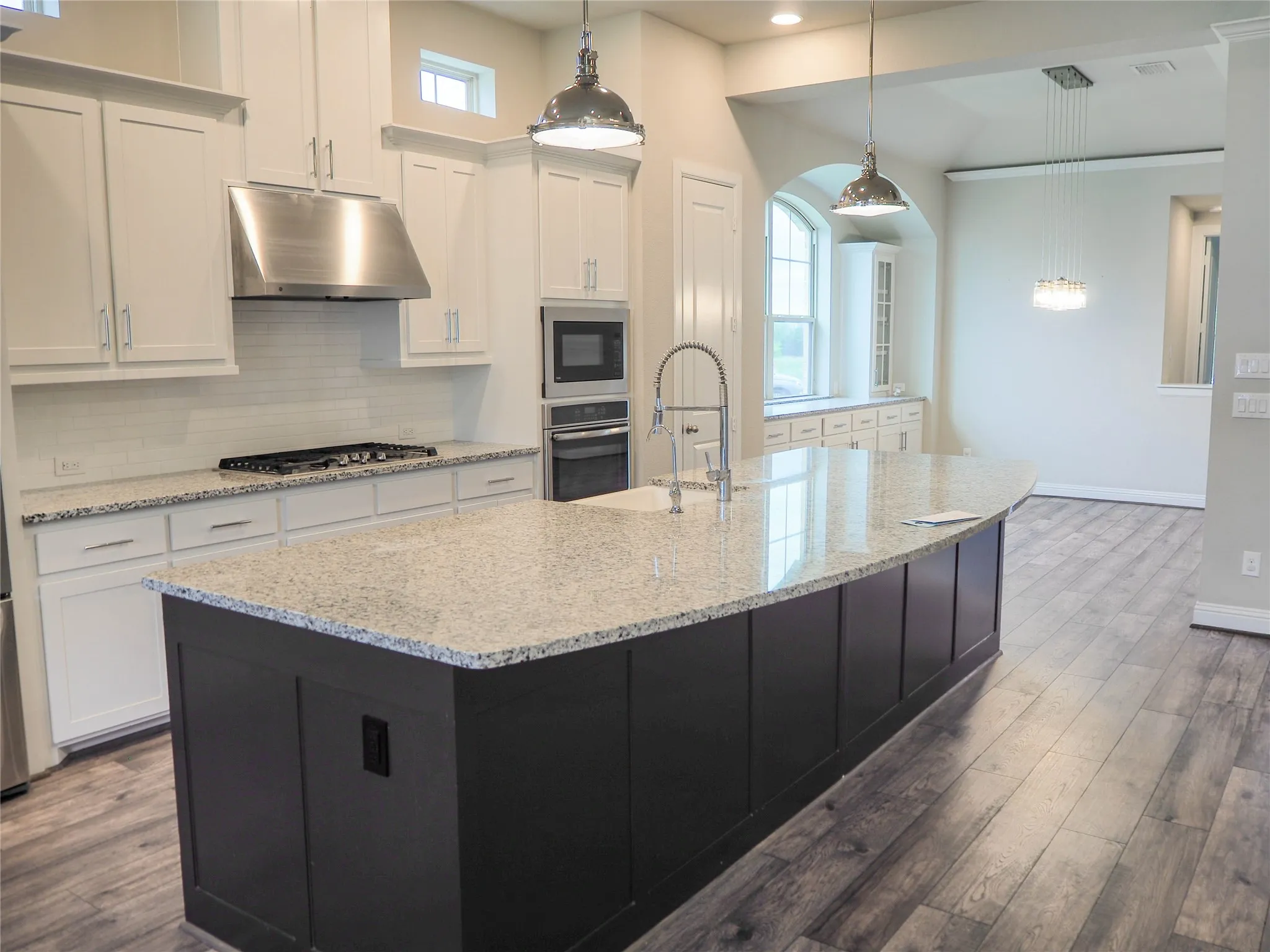 Single Family Residence For Sale in Dallas County , 6316 Abercorn Drive, Rowlett, Texas 75089, 4 Bedroom, 4 Bathroom, 3 Garage spaces, 3,359 Sqft, built in 2017, mls#21404501, Real Estate Agent in Rowlett, Homes For Sale in Dallas county, Homes For Sale in Rowlett, Realtor in Rowlett Texas, Real Estate Brokerage Independent Realty Texas, Luminita Cordes Realtor