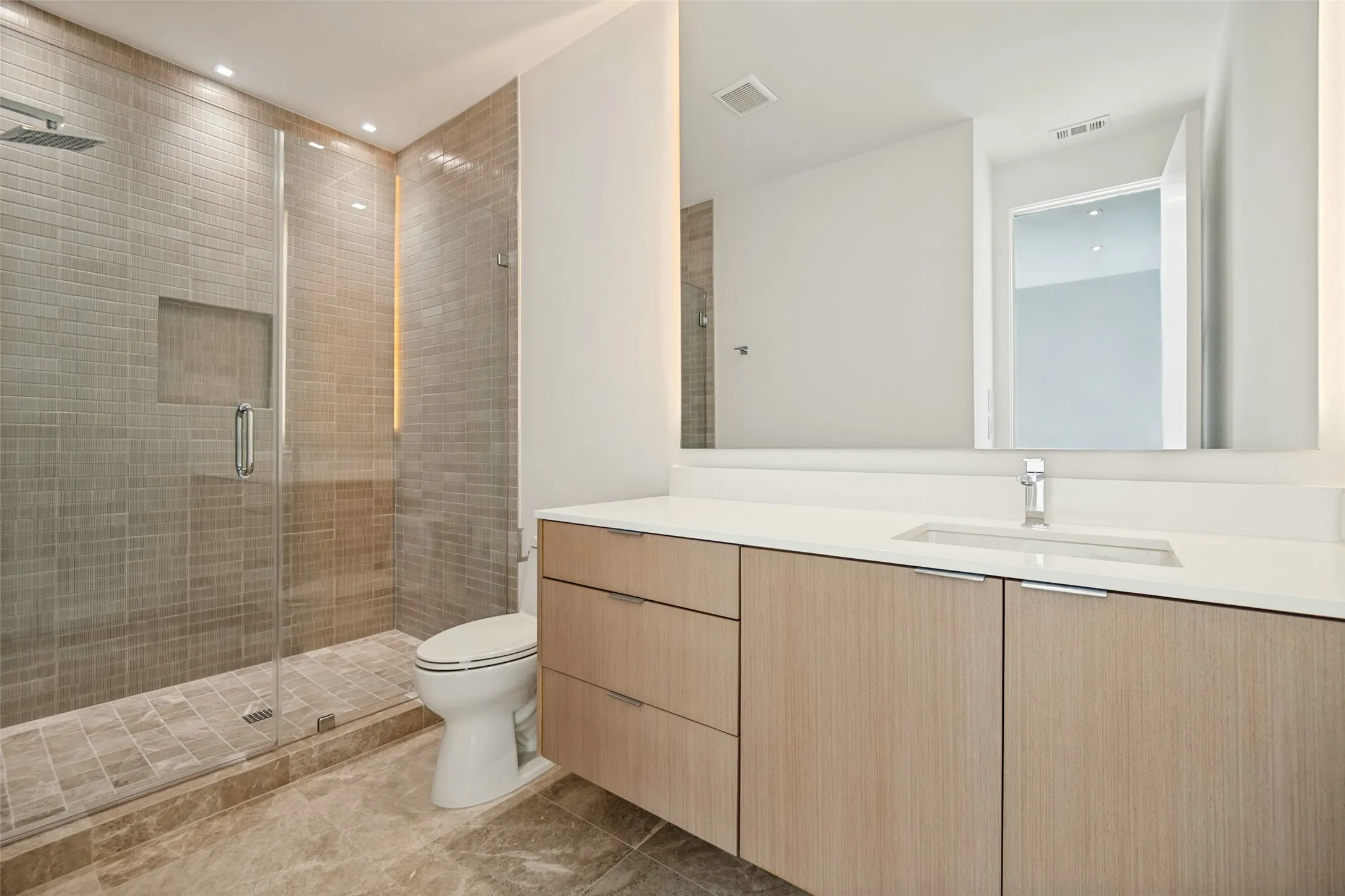 Single Family Residence For Rent in Dallas County , 3515 Edgewater Street, Dallas, Texas 75205, 4 Bedroom, 5 Bathroom, 2 Garage spaces, 3,755 Sqft, built in 2024, mls#21402050, Real Estate Agent in Dallas, Homes For Rent in Dallas county, Homes For Rent in Dallas, Realtor in Dallas Texas, Real Estate Brokerage Independent Realty Texas, Luminita Cordes Realtor