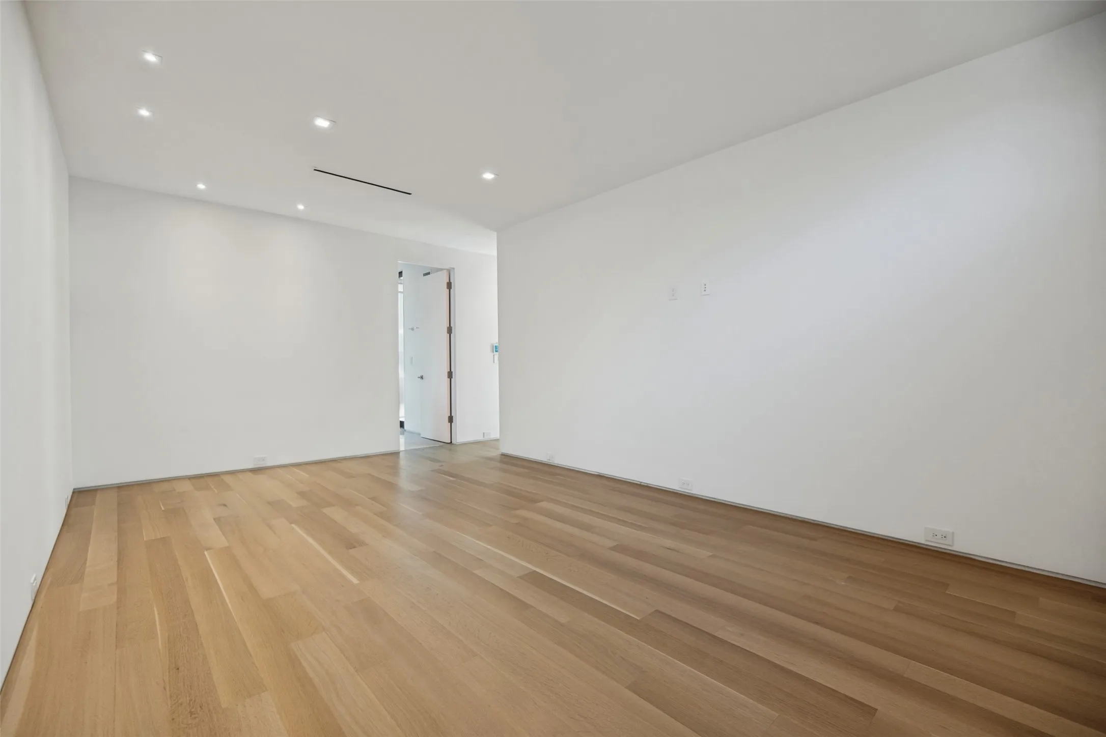Single Family Residence For Rent in Dallas County , 3515 Edgewater Street, Dallas, Texas 75205, 4 Bedroom, 5 Bathroom, 2 Garage spaces, 3,755 Sqft, built in 2024, mls#21402050, Real Estate Agent in Dallas, Homes For Rent in Dallas county, Homes For Rent in Dallas, Realtor in Dallas Texas, Real Estate Brokerage Independent Realty Texas, Luminita Cordes Realtor