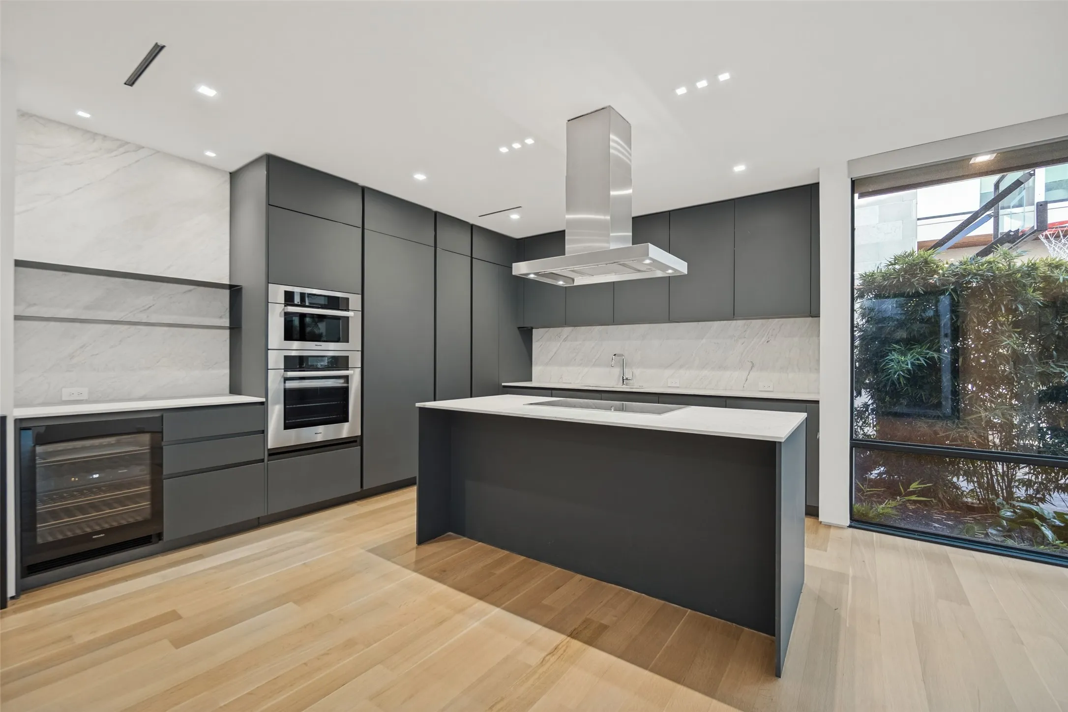 Single Family Residence For Rent in Dallas County , 3515 Edgewater Street, Dallas, Texas 75205, 4 Bedroom, 5 Bathroom, 2 Garage spaces, 3,755 Sqft, built in 2024, mls#21402050, Real Estate Agent in Dallas, Homes For Rent in Dallas county, Homes For Rent in Dallas, Realtor in Dallas Texas, Real Estate Brokerage Independent Realty Texas, Luminita Cordes Realtor