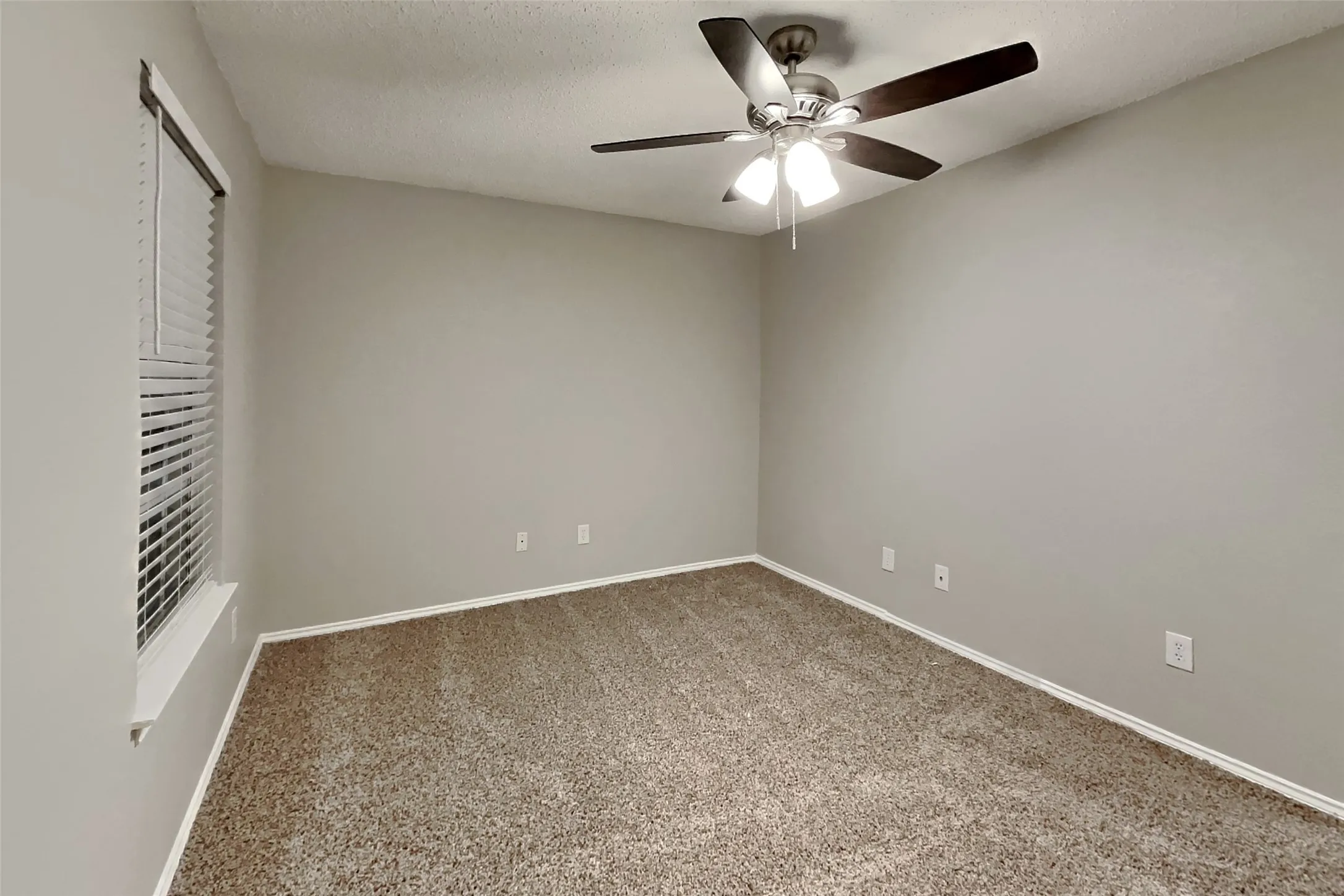 Single Family Residence For Rent in Dallas County , 4405 Baccarat Drive, Garland, Texas 75043, 3 Bedroom, 2 Bathroom, 2 Garage spaces, 1,678 Sqft, built in 1995, mls#21404508, Real Estate Agent in Garland, Homes For Rent in Dallas county, Homes For Rent in Garland, Realtor in Garland Texas, Real Estate Brokerage Independent Realty Texas, Luminita Cordes Realtor
