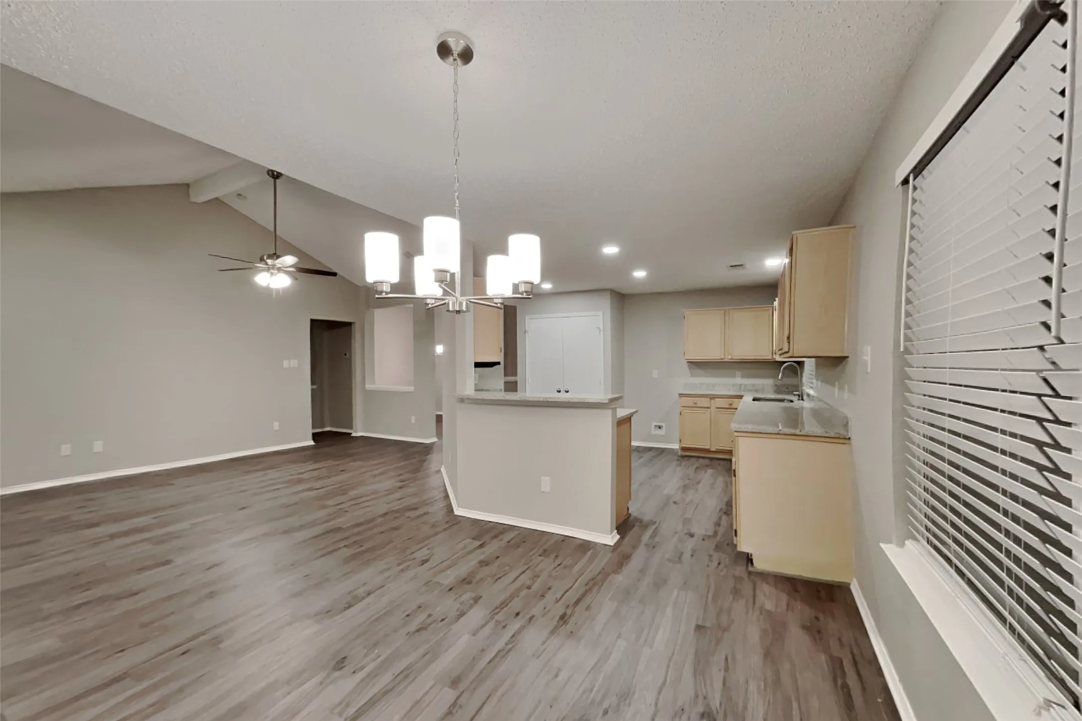 Single Family Residence For Rent in Dallas County , 4405 Baccarat Drive, Garland, Texas 75043, 3 Bedroom, 2 Bathroom, 2 Garage spaces, 1,678 Sqft, built in 1995, mls#21404508, Real Estate Agent in Garland, Homes For Rent in Dallas county, Homes For Rent in Garland, Realtor in Garland Texas, Real Estate Brokerage Independent Realty Texas, Luminita Cordes Realtor