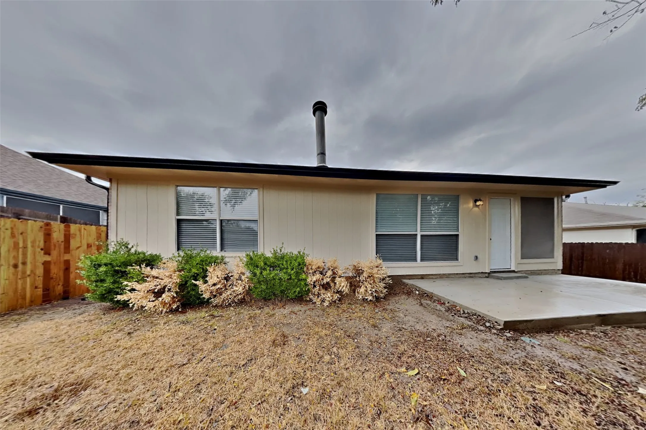 Single Family Residence For Rent in Dallas County , 4405 Baccarat Drive, Garland, Texas 75043, 3 Bedroom, 2 Bathroom, 2 Garage spaces, 1,678 Sqft, built in 1995, mls#21404508, Real Estate Agent in Garland, Homes For Rent in Dallas county, Homes For Rent in Garland, Realtor in Garland Texas, Real Estate Brokerage Independent Realty Texas, Luminita Cordes Realtor