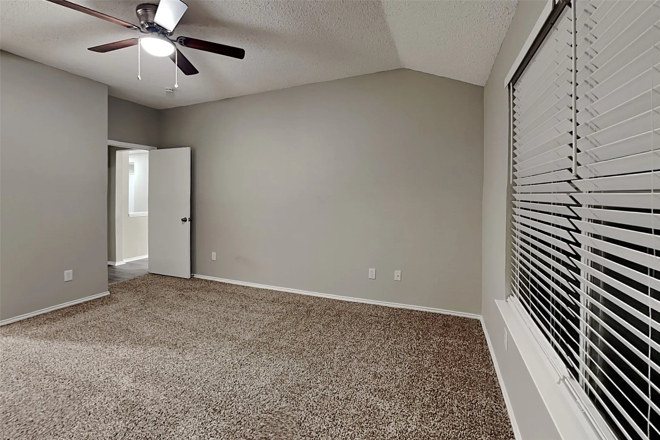 Single Family Residence For Rent in Dallas County , 4405 Baccarat Drive, Garland, Texas 75043, 3 Bedroom, 2 Bathroom, 2 Garage spaces, 1,678 Sqft, built in 1995, mls#21404508, Real Estate Agent in Garland, Homes For Rent in Dallas county, Homes For Rent in Garland, Realtor in Garland Texas, Real Estate Brokerage Independent Realty Texas, Luminita Cordes Realtor