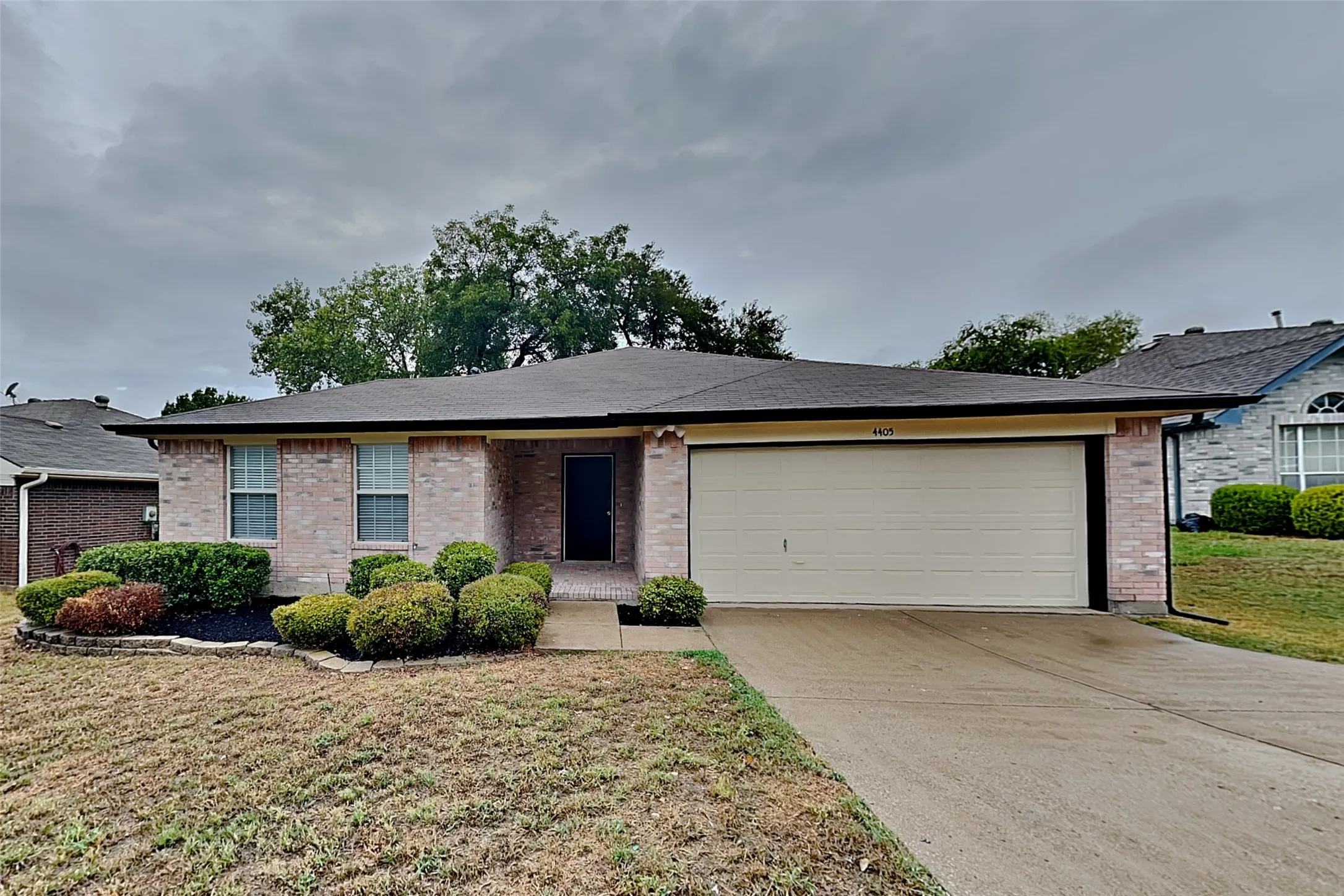 Single Family Residence For Rent in Dallas County , 4405 Baccarat Drive, Garland, Texas 75043, 3 Bedroom, 2 Bathroom, 2 Garage spaces, 1,678 Sqft, built in 1995, mls#21404508, Real Estate Agent in Garland, Homes For Rent in Dallas county, Homes For Rent in Garland, Realtor in Garland Texas, Real Estate Brokerage Independent Realty Texas, Luminita Cordes Realtor